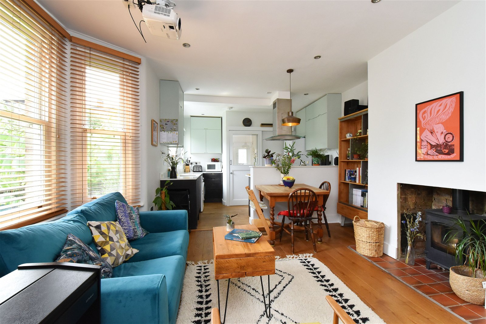 3 bed maisonette for sale in Farren Road, London  - Property Image 2