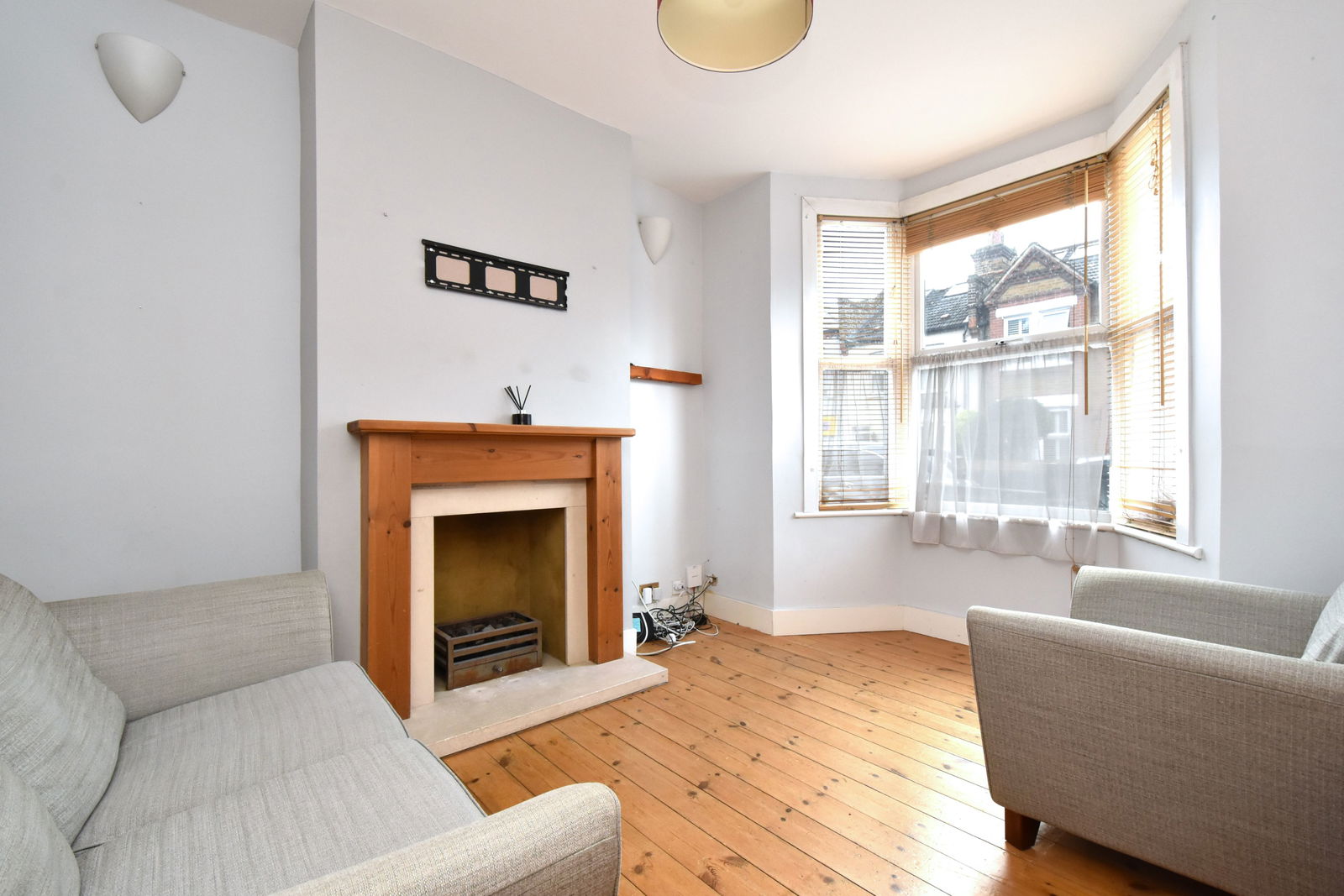 3 bed terraced house for sale in Perry Rise, London  - Property Image 2