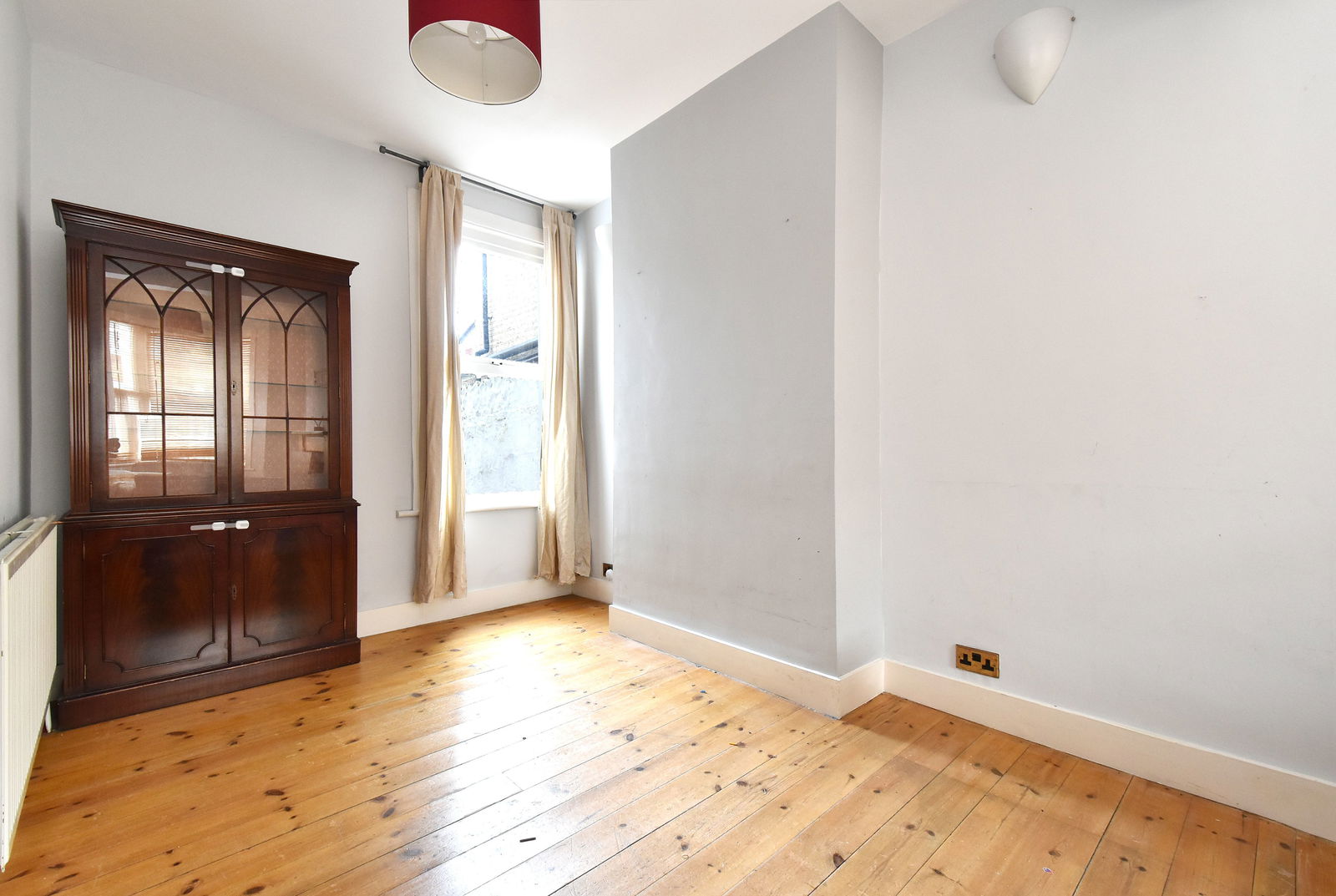 3 bed terraced house for sale in Perry Rise, London  - Property Image 4