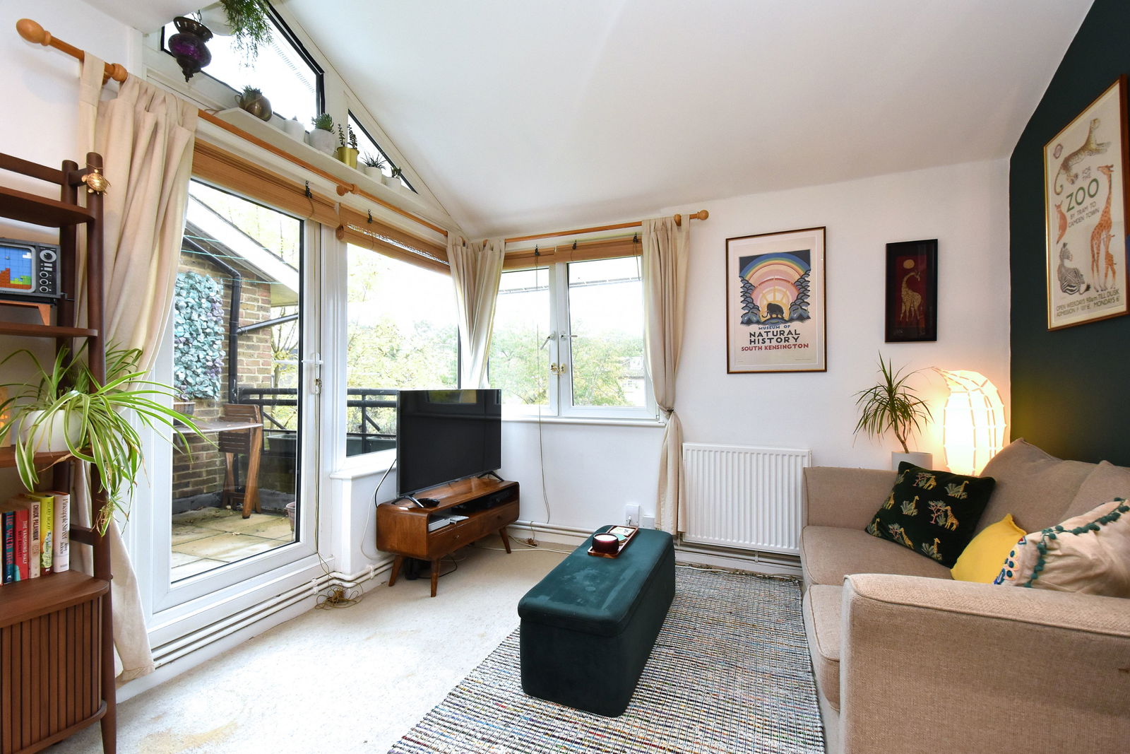 1 bed flat for sale in Sunderland Road, London  - Property Image 3