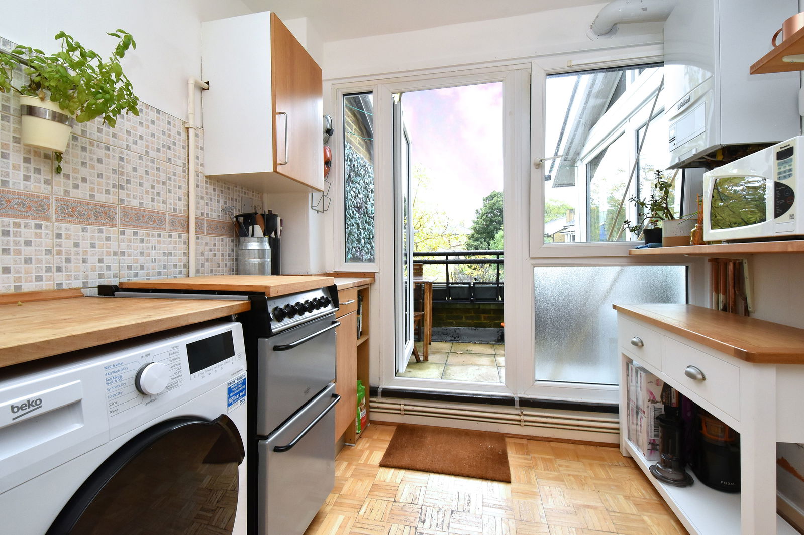 1 bed flat for sale in Sunderland Road, London  - Property Image 6