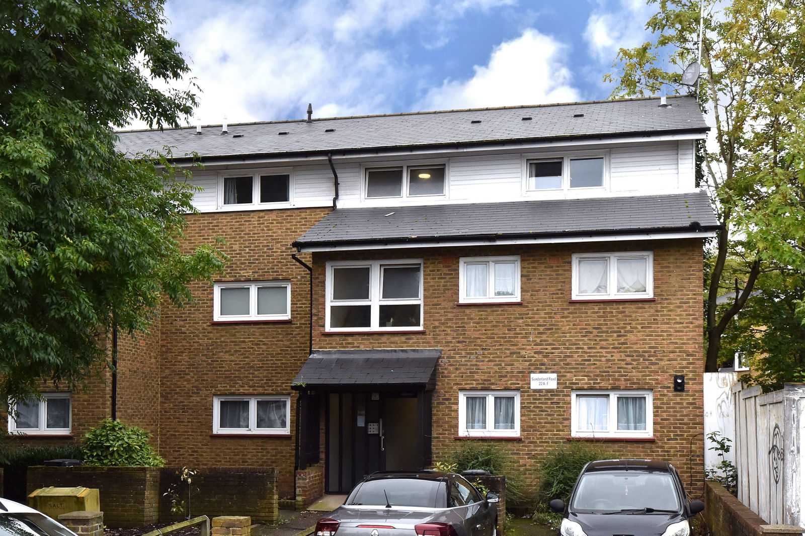 1 bed flat for sale in Sunderland Road, London  - Property Image 2