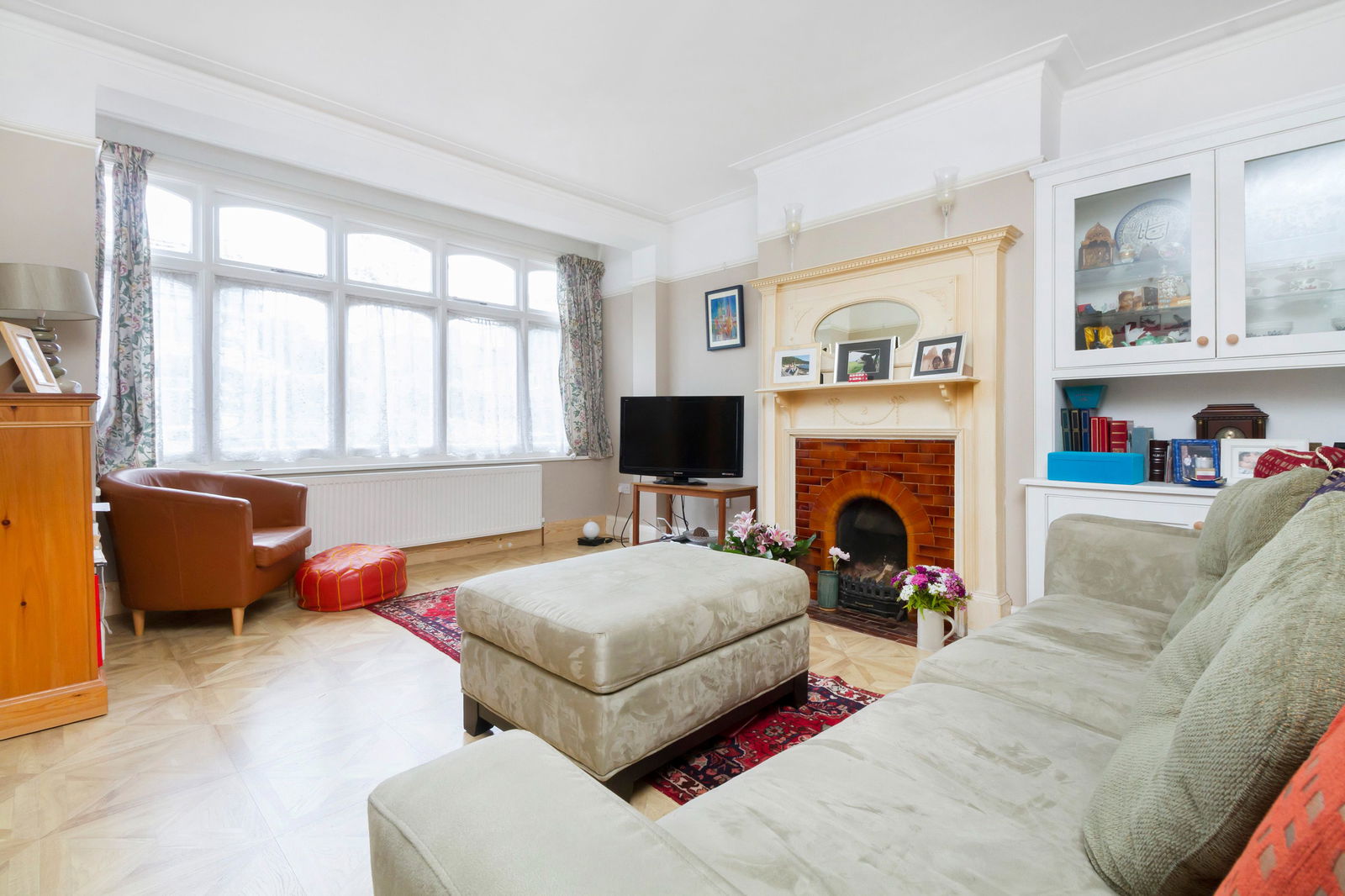 4 bed terraced house for sale in Loxton Road, London  - Property Image 2