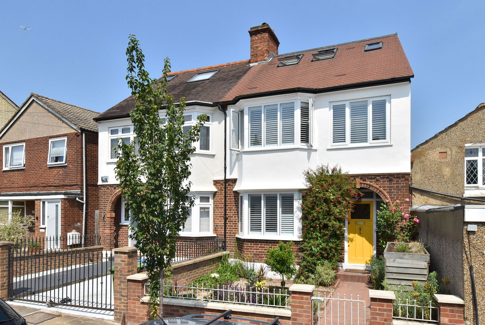 4 bed semi-detached house to rent in Borland Road, London, SE15