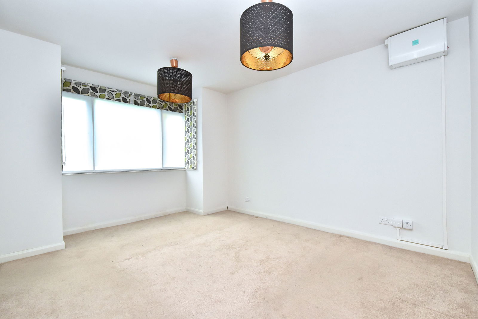 1 bed flat for sale in London Road, London  - Property Image 5