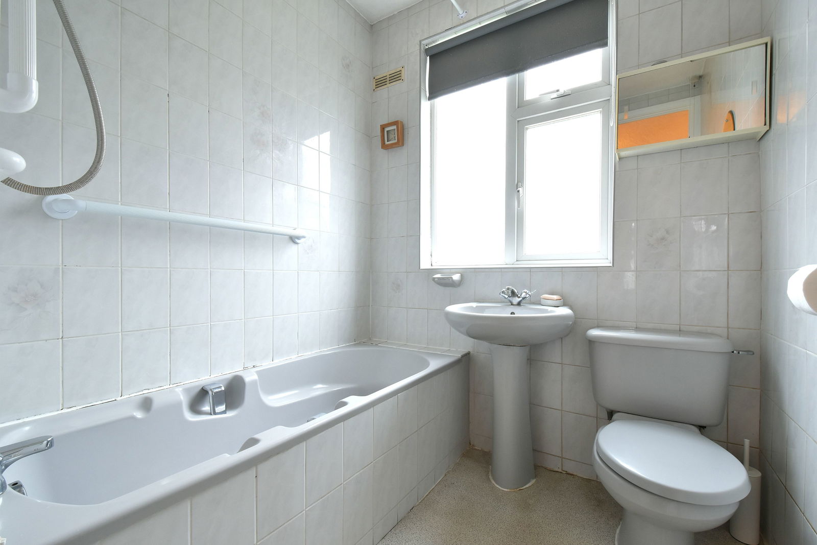 3 bed terraced house for sale in Hawkesfield Road, London  - Property Image 9