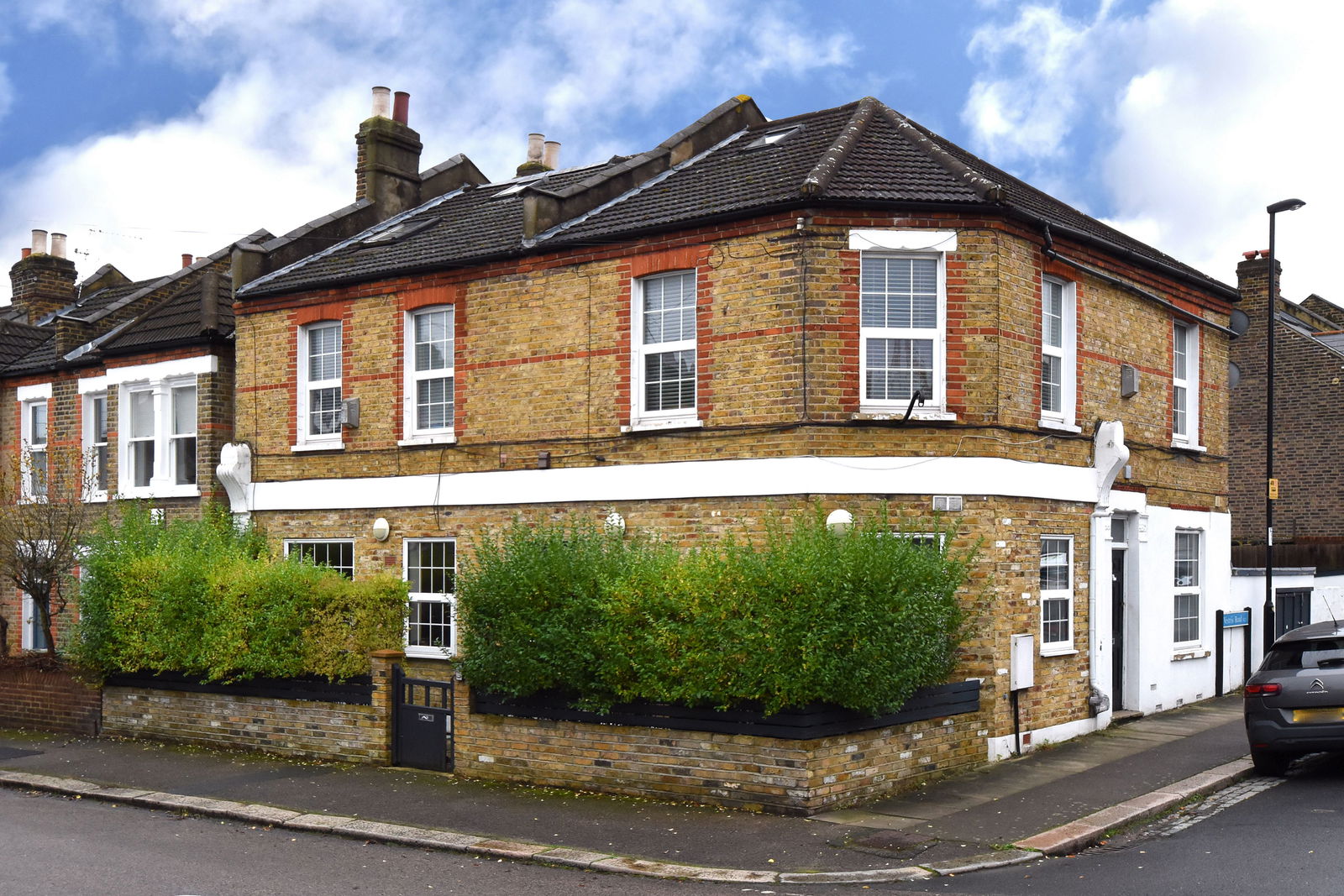 3 bed flat for sale in Cibber Road, London  - Property Image 1