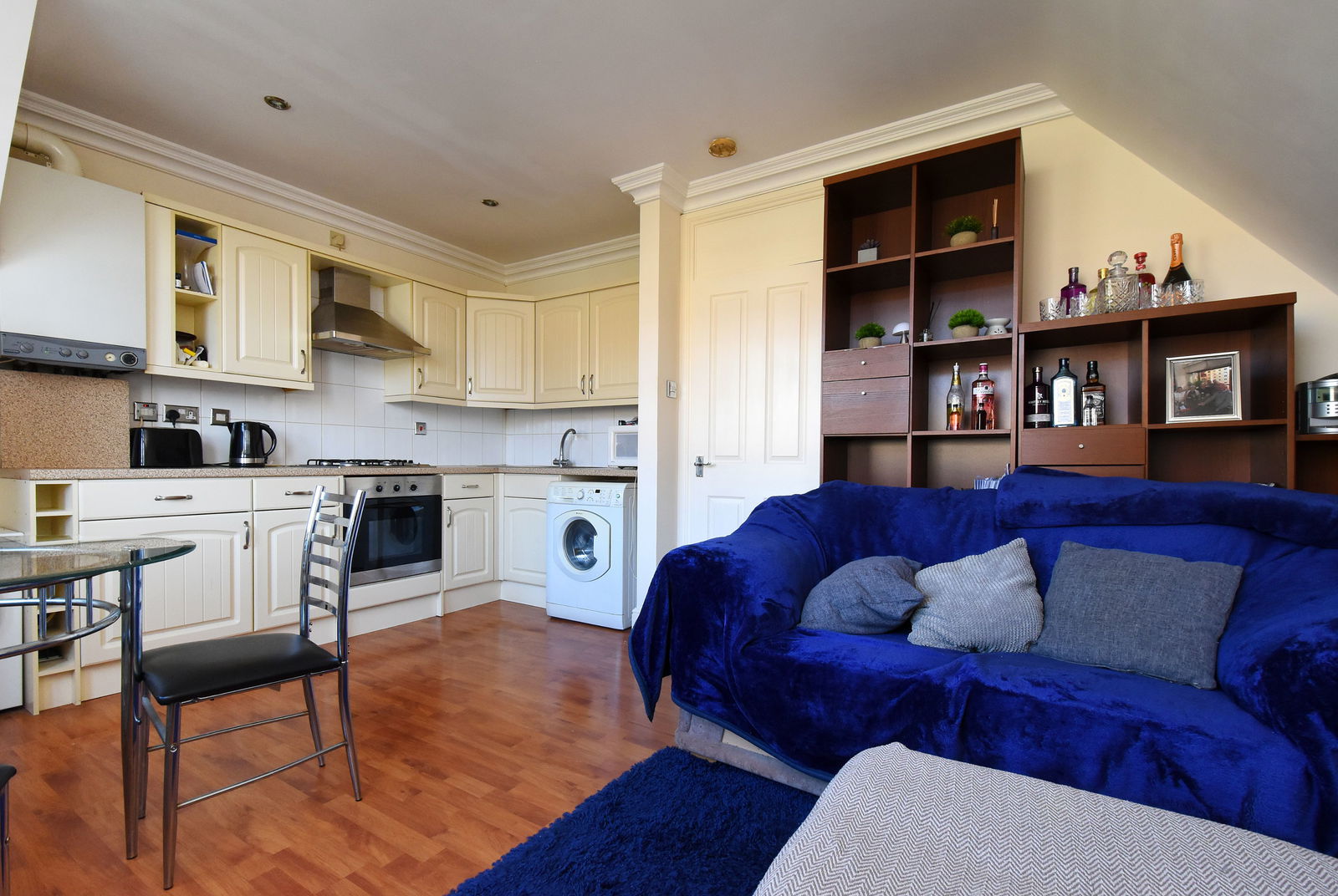 1 bed flat for sale in Stanstead Road, London  - Property Image 4