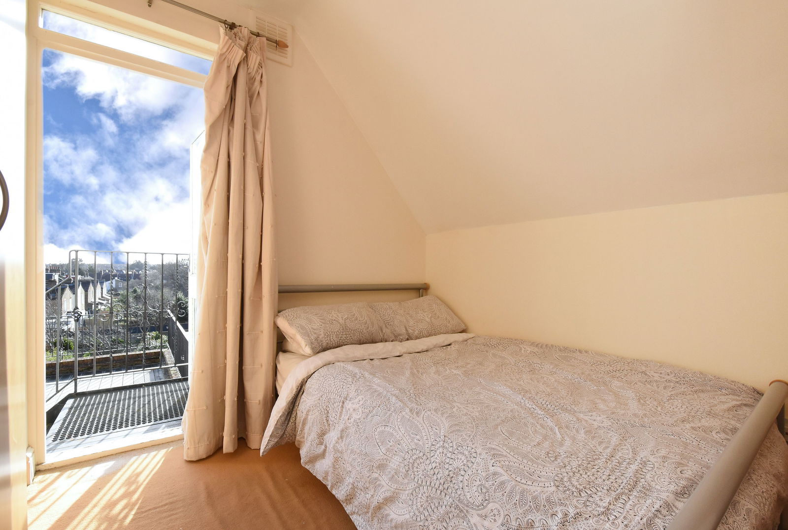 1 bed flat for sale in Stanstead Road, London  - Property Image 6