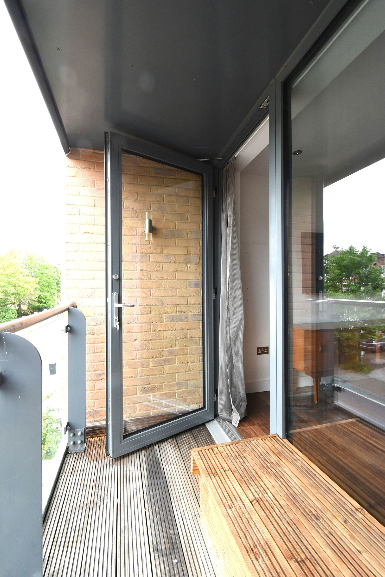 2 bed apartment for sale in Queens Road, London  - Property Image 12