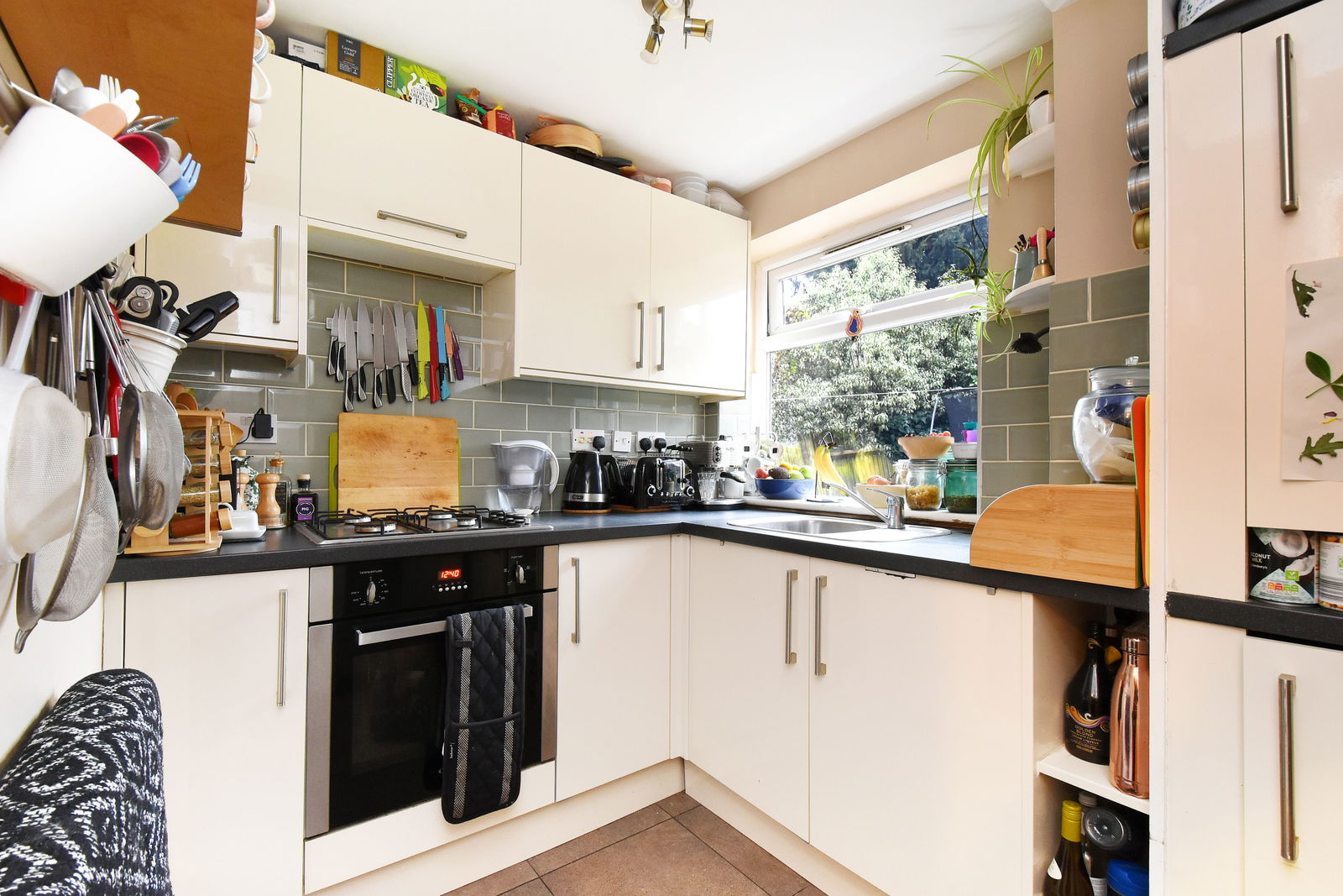 3 bed flat for sale in Perry Rise, London  - Property Image 8