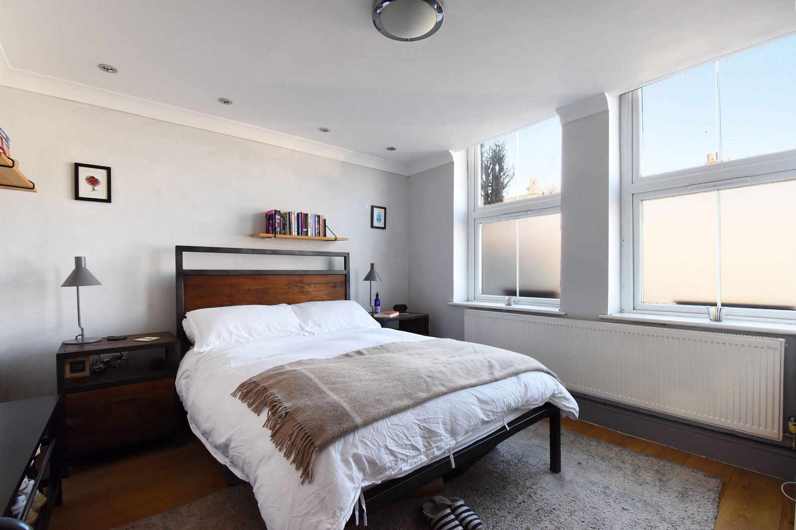 2 bed flat for sale in Faversham Road, London  - Property Image 6