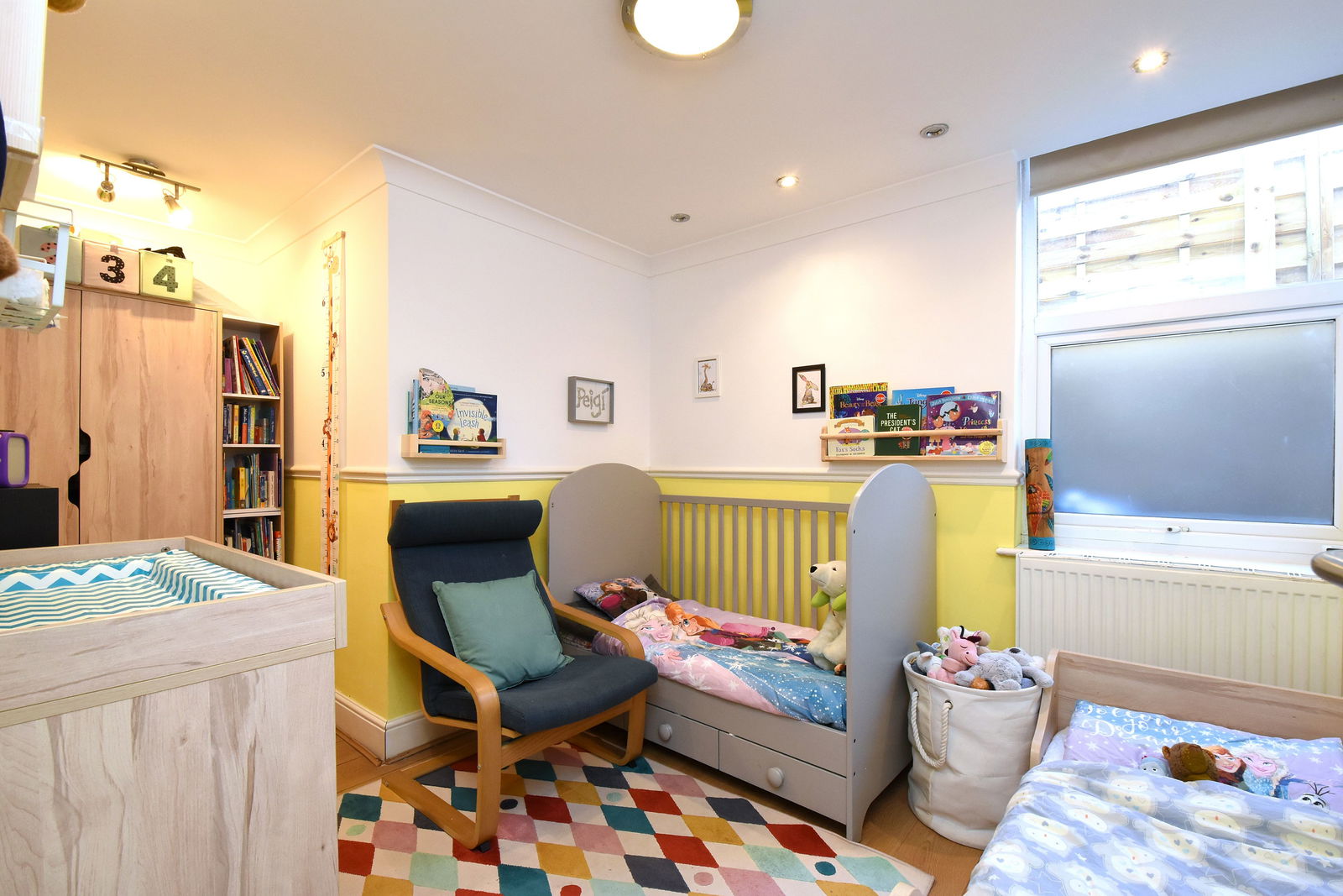 2 bed flat for sale in Faversham Road, London  - Property Image 7