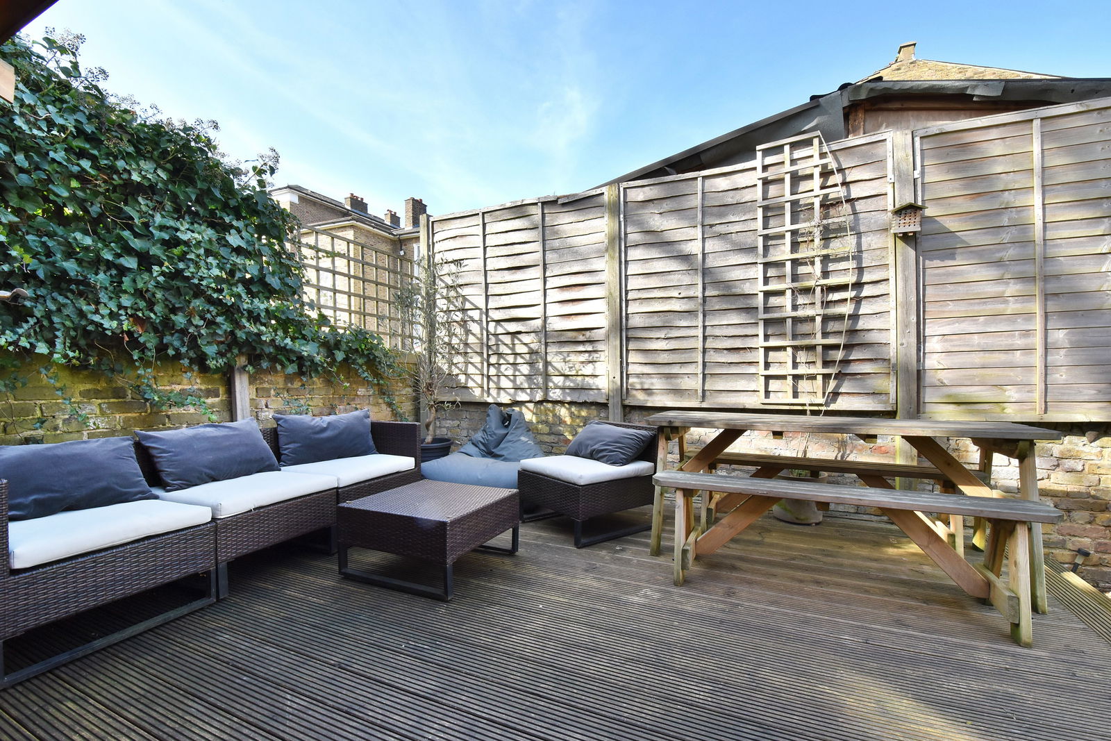 2 bed flat for sale in Faversham Road, London  - Property Image 13