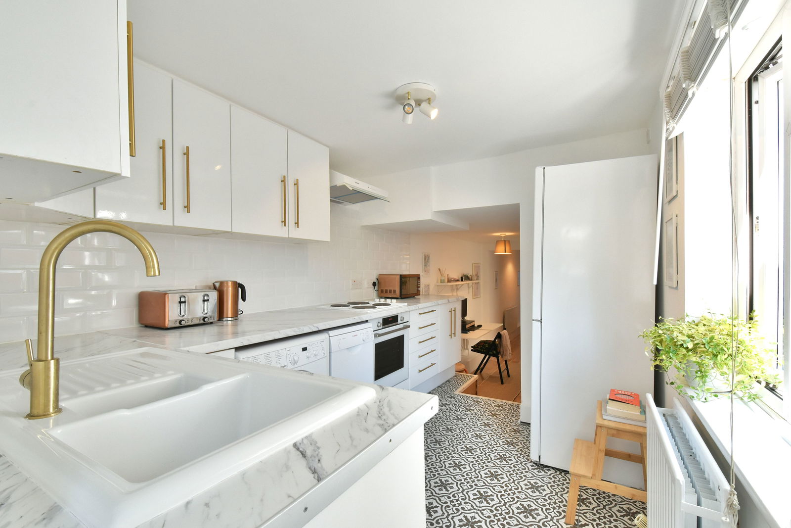 1 bed ground floor flat for sale in Stanstead Road, London  - Property Image 5