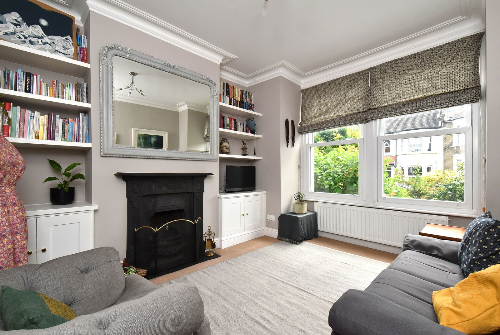 1 bed ground floor flat for sale in Farren Road, London  - Property Image 2