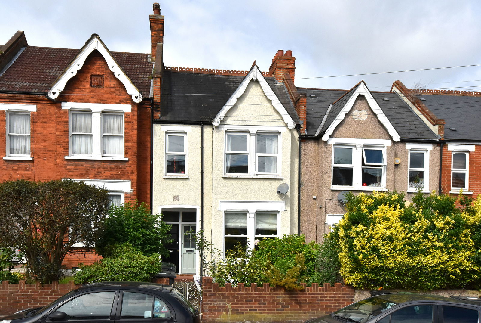 1 bed ground floor flat for sale in Farren Road, London  - Property Image 1