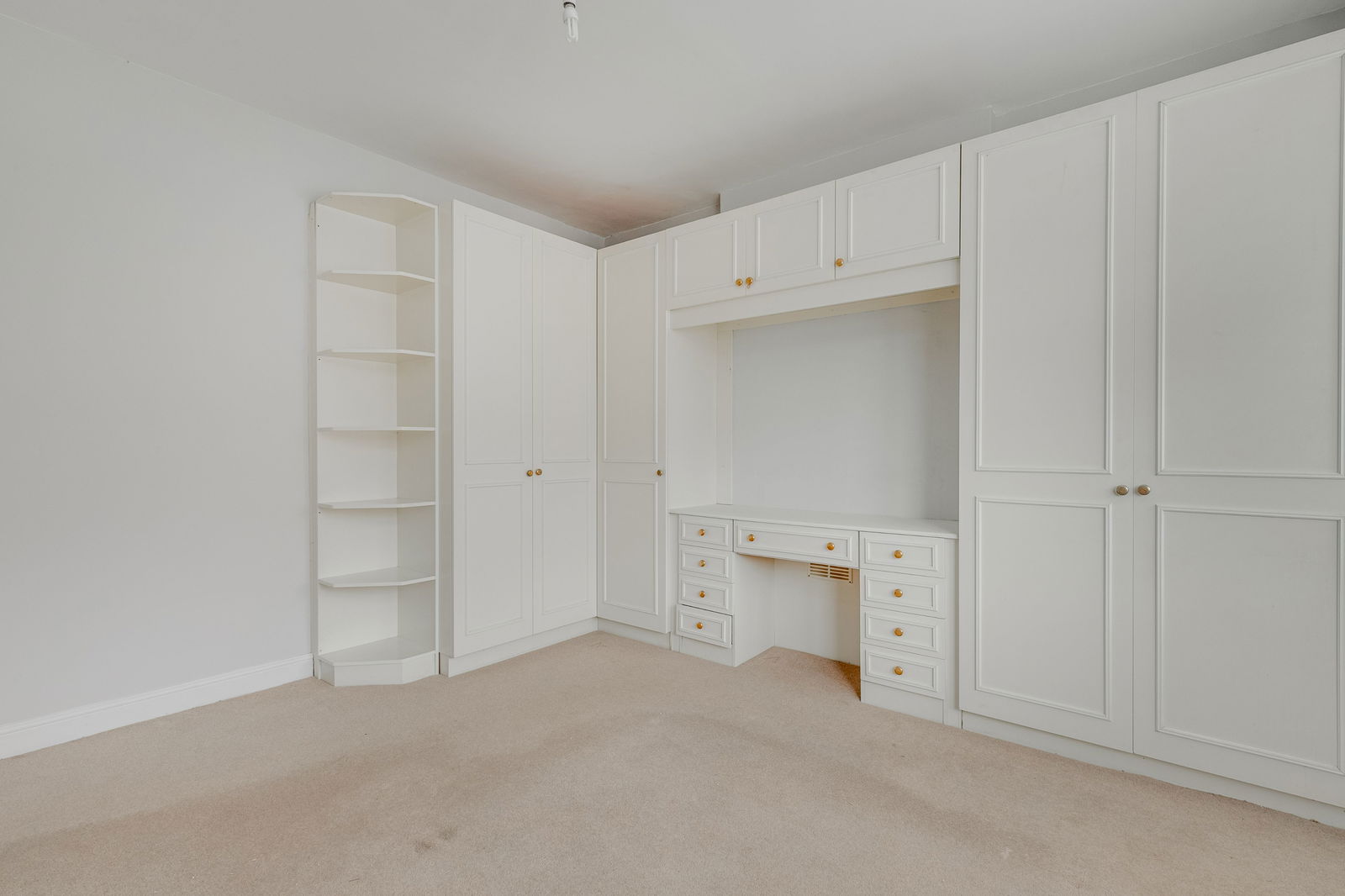4 bed terraced house for sale in Hawkesfield Road, London  - Property Image 12
