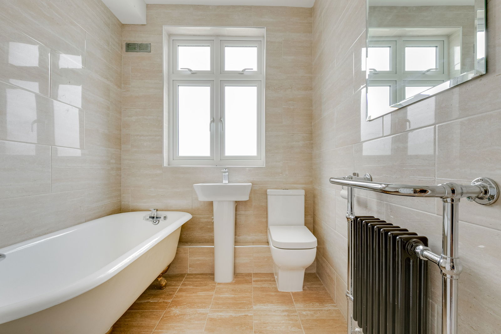 4 bed terraced house for sale in Hawkesfield Road, London  - Property Image 19