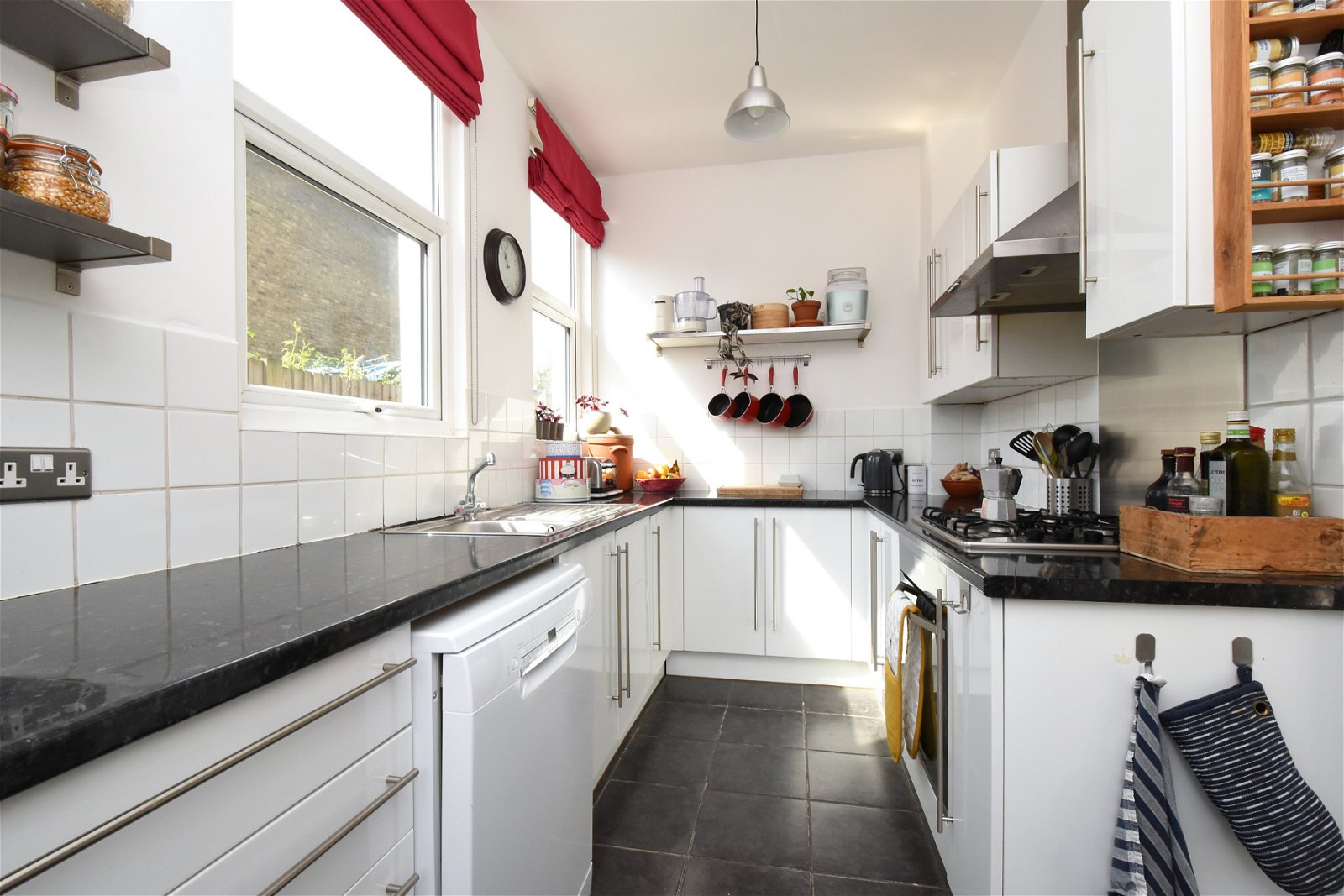 2 bed ground floor flat for sale in Brockley Rise, London  - Property Image 9