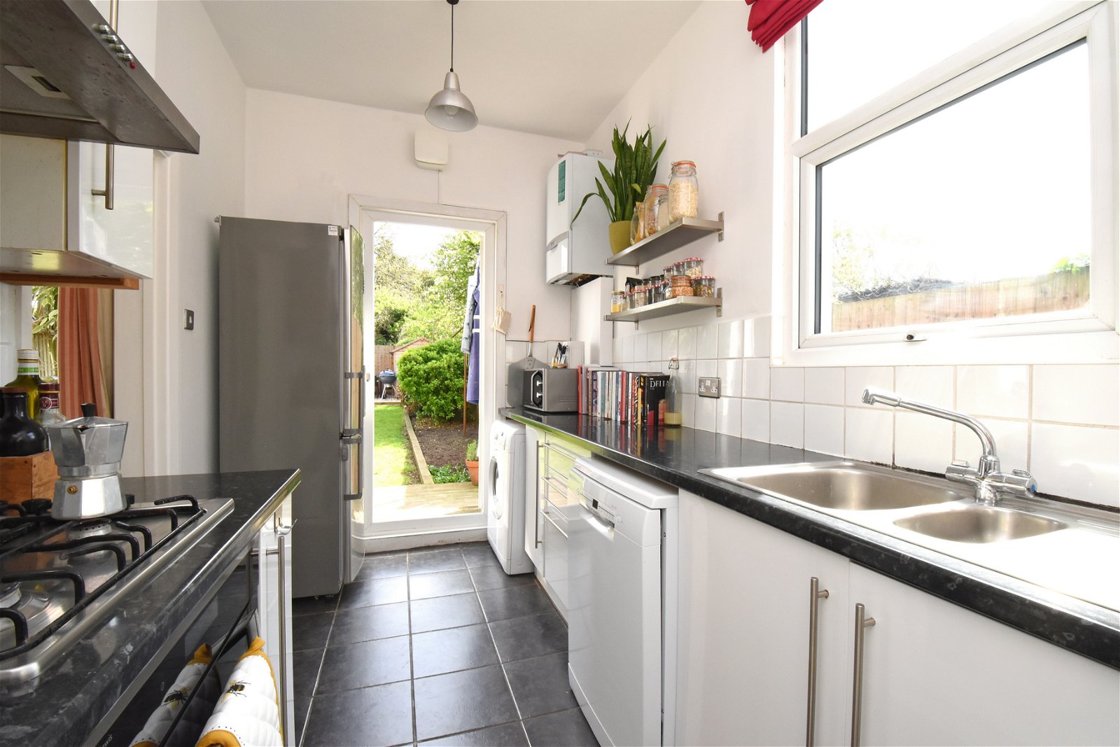 2 bed ground floor flat for sale in Brockley Rise, London  - Property Image 8