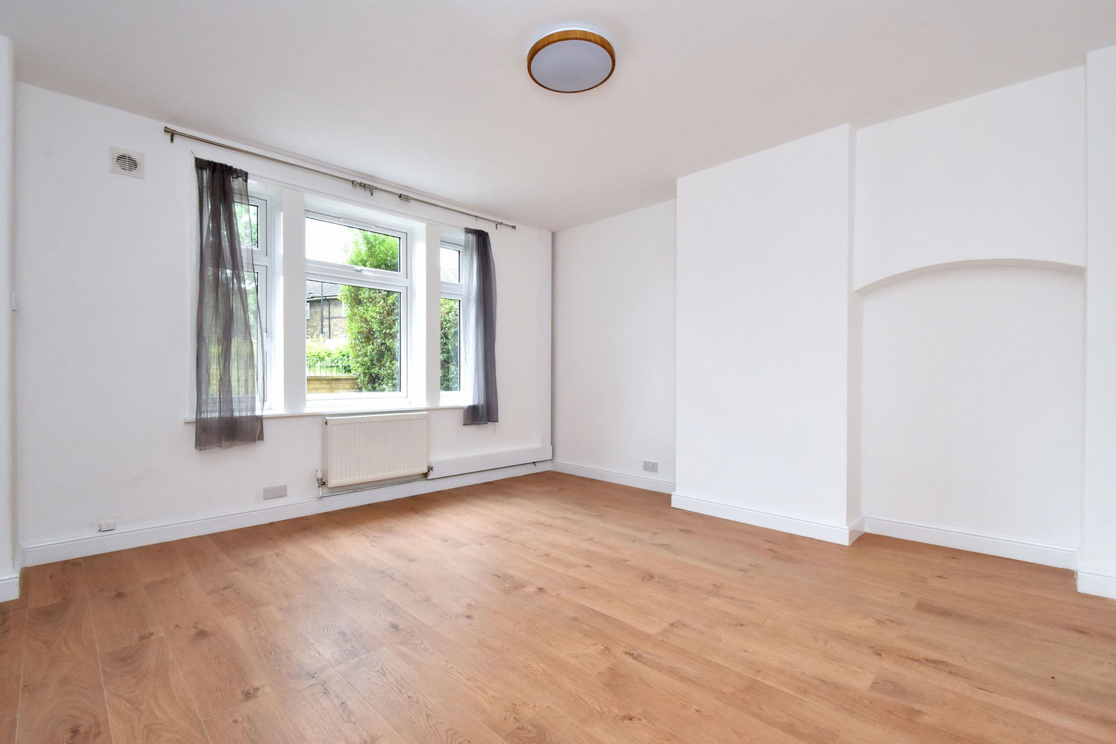 2 bed terraced house to rent in Playgreen Way, London  - Property Image 2