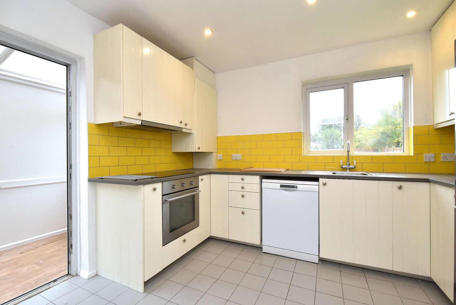 3 bed semi-detached house to rent in Brockill Crescent, London  - Property Image 5