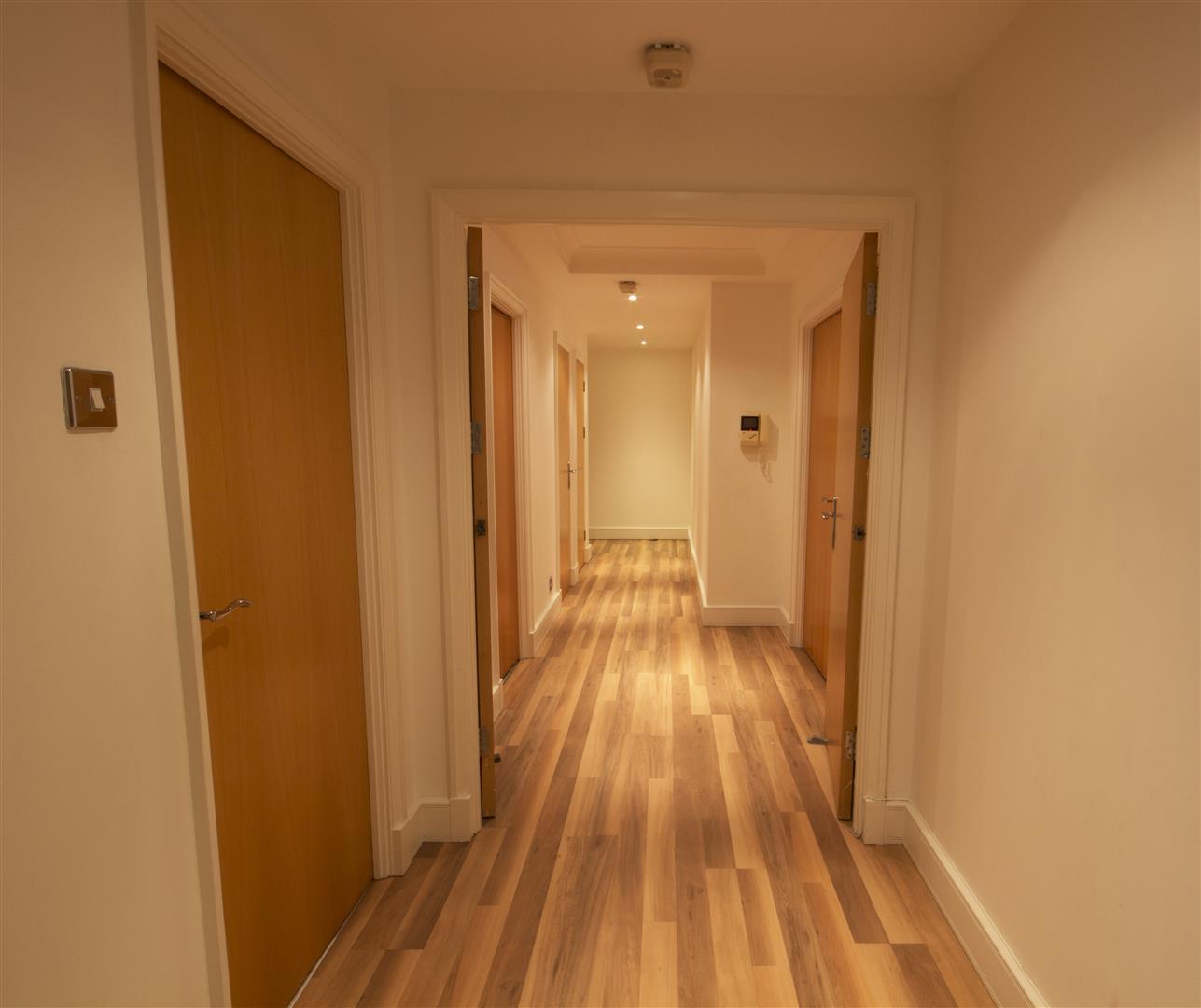 2 bed apartment to rent in Barrett Street, London  - Property Image 8