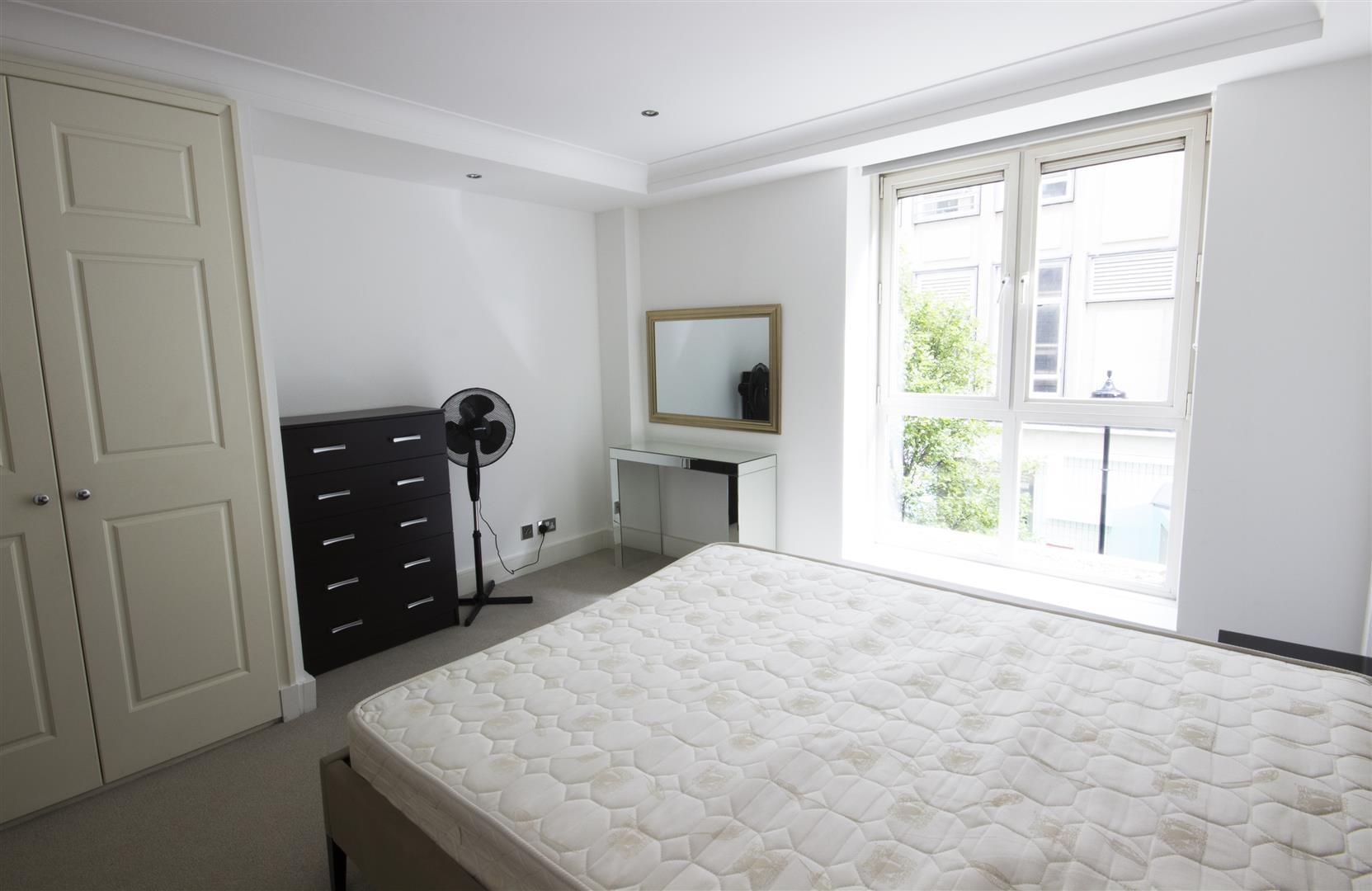 2 bed apartment to rent in Barrett Street, London  - Property Image 3