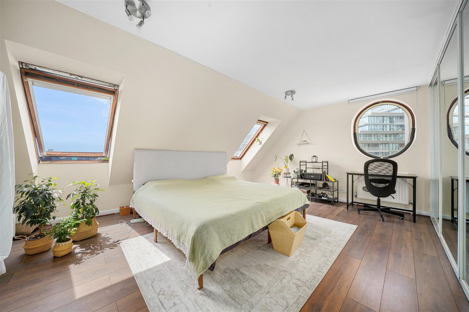 2 bed apartment to rent in Asher Way, London  - Property Image 11