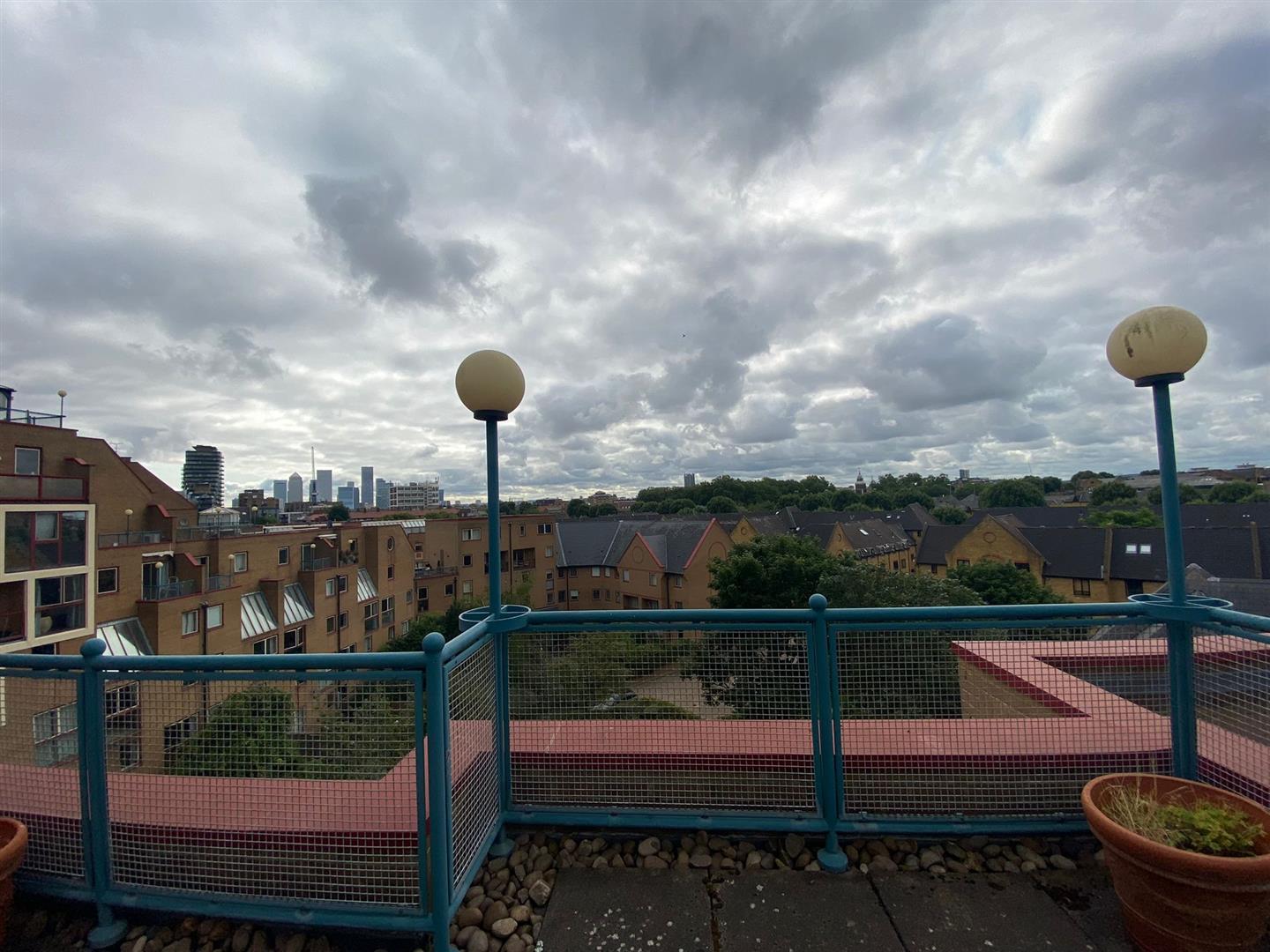 2 bed apartment to rent in Asher Way, London  - Property Image 9