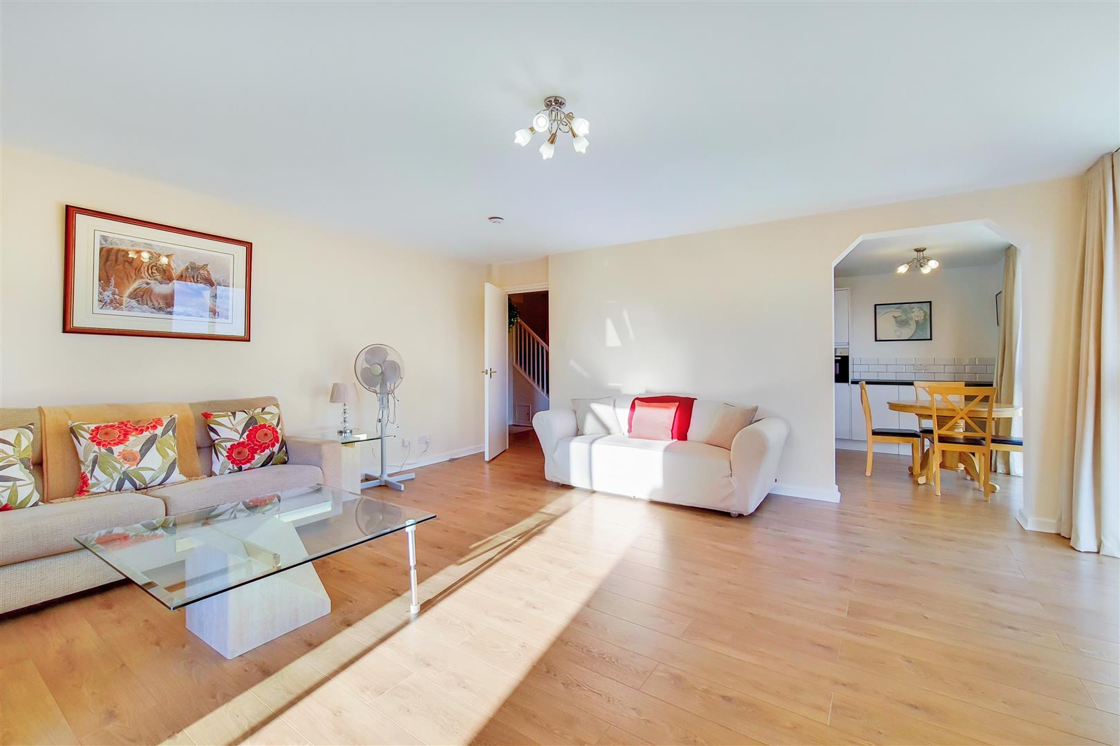 2 bed apartment to rent in Asher Way, London, E1W