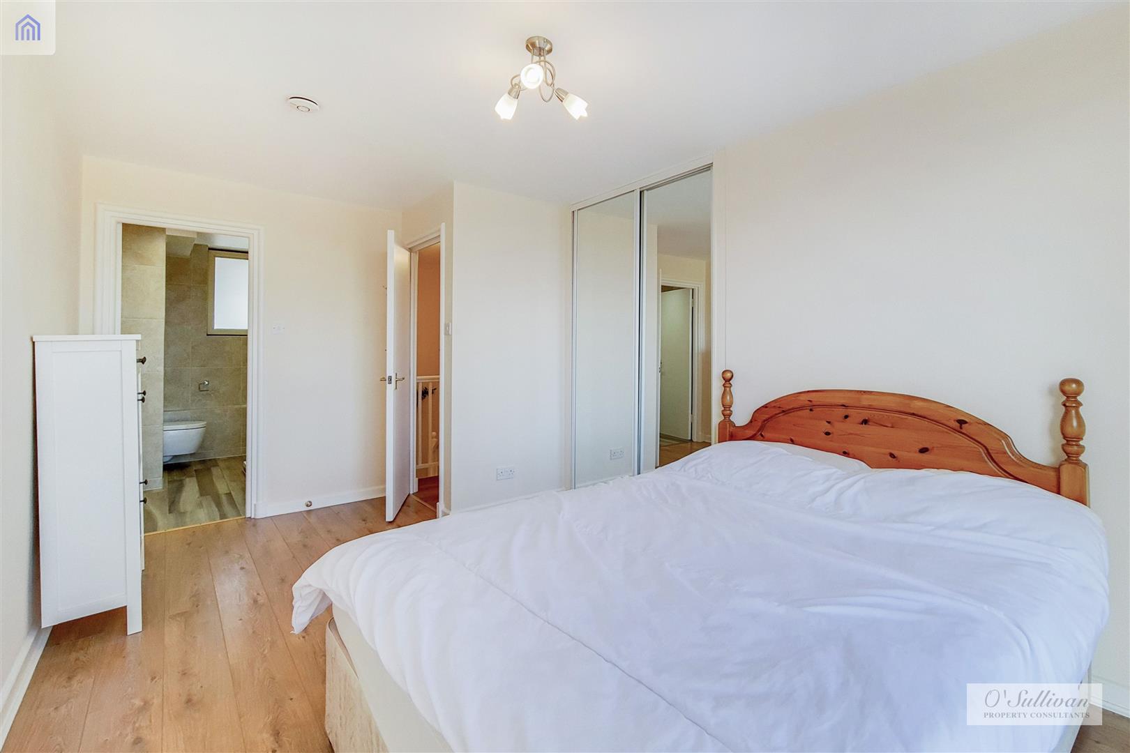 2 bed apartment to rent in Asher Way, London  - Property Image 8