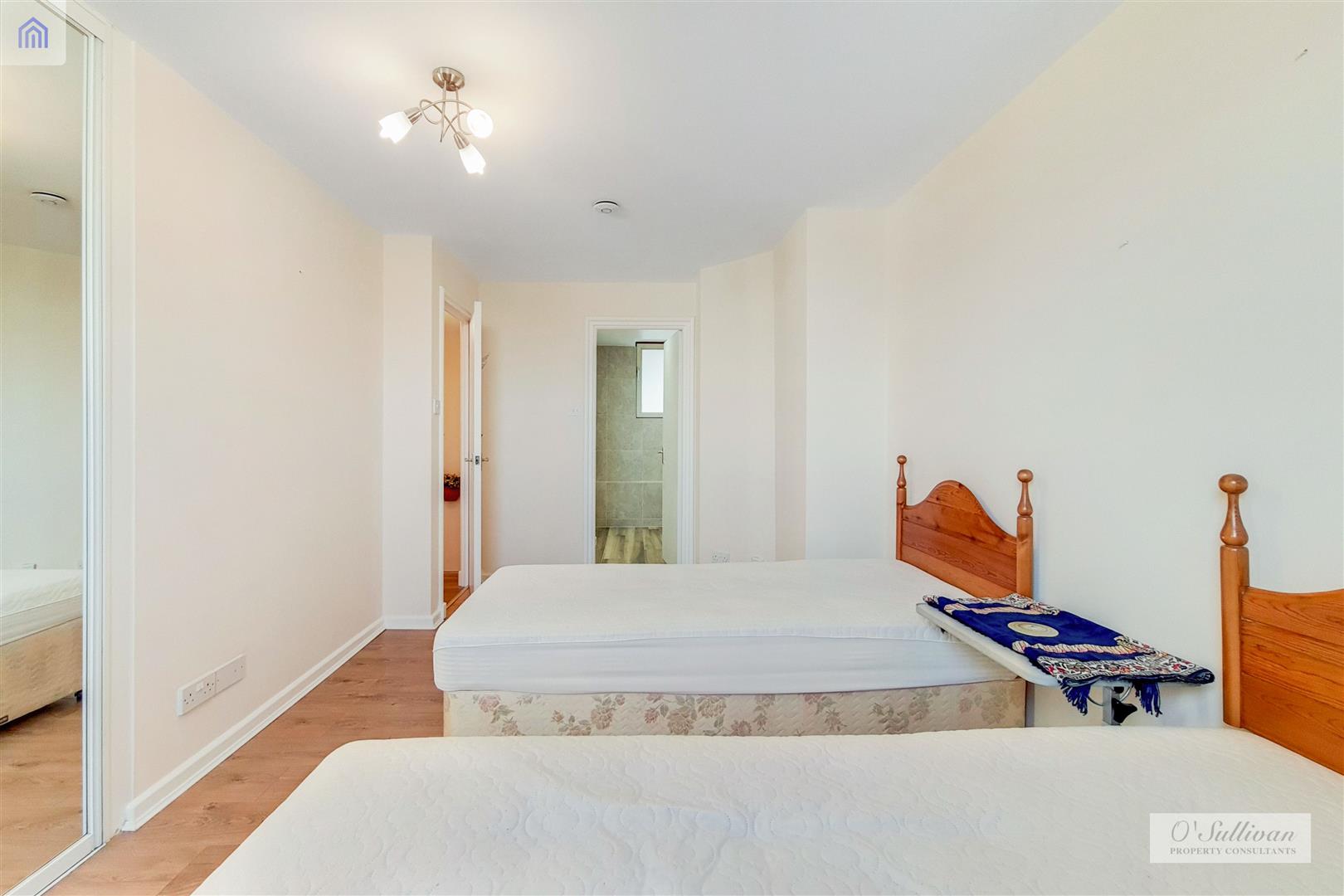 2 bed apartment to rent in Asher Way, London  - Property Image 5