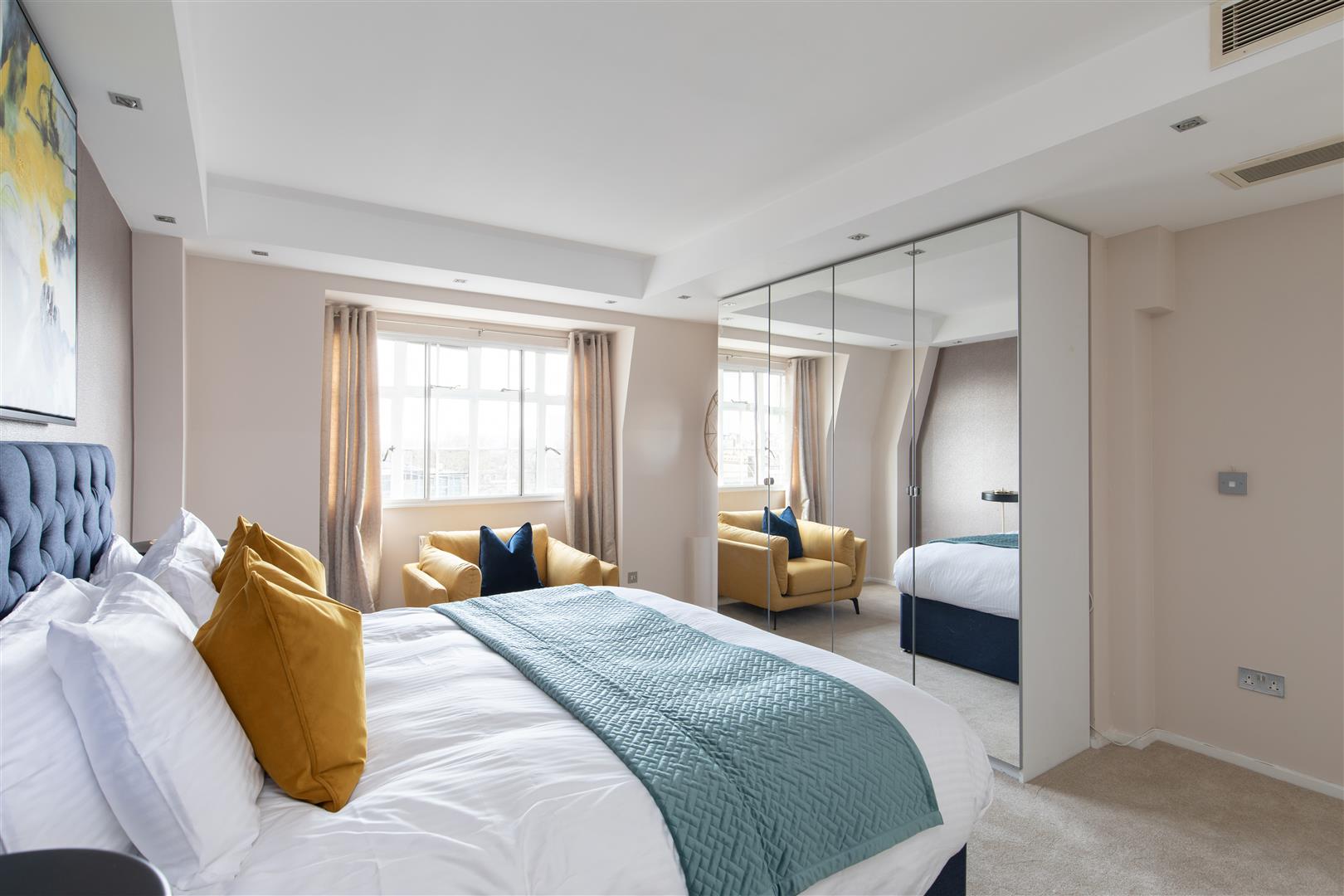 3 bed apartment for sale in Knightsbridge Court, London  - Property Image 3