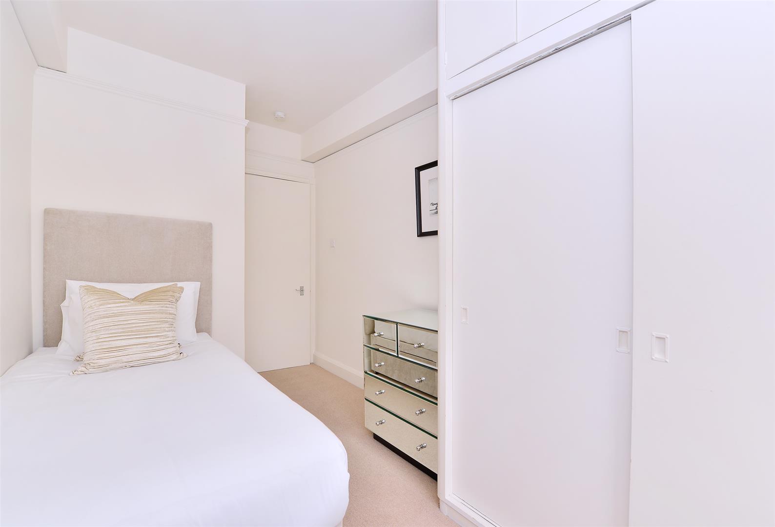 2 bed apartment to rent in Fulham Road, London  - Property Image 7