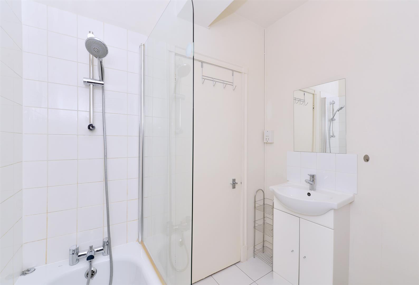 2 bed apartment to rent in Fulham Road, London  - Property Image 10