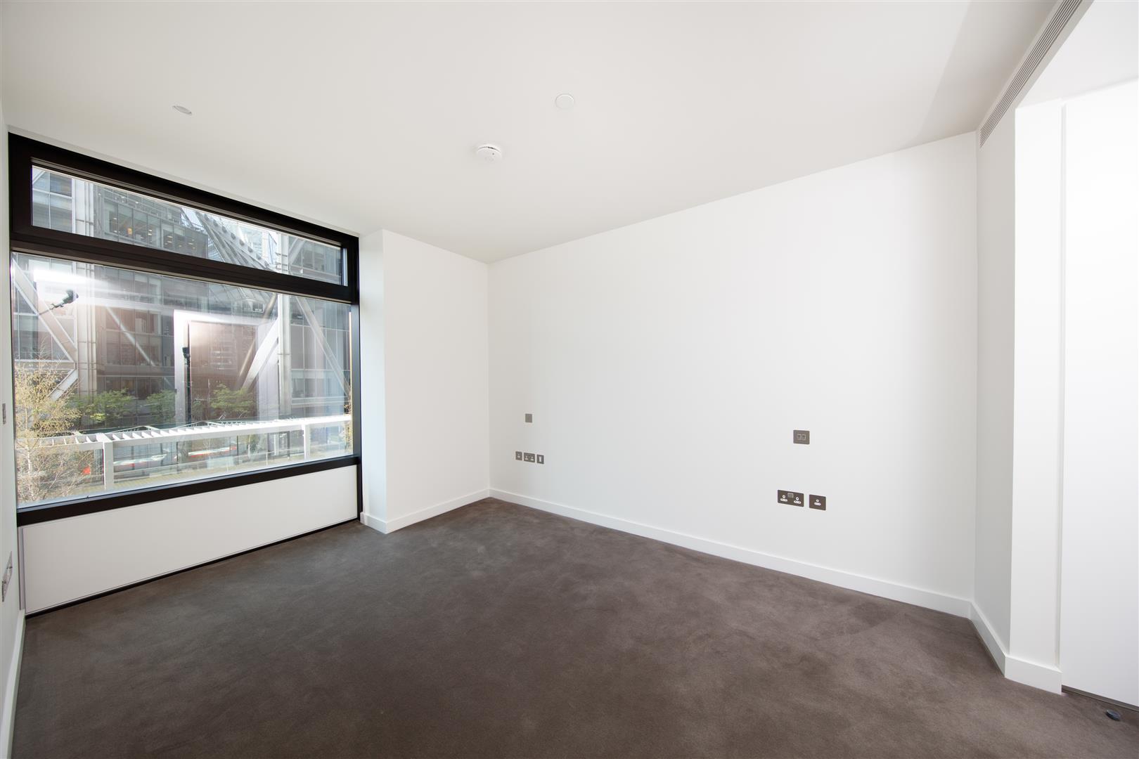 2 bed apartment for sale in Principal Place  - Property Image 4