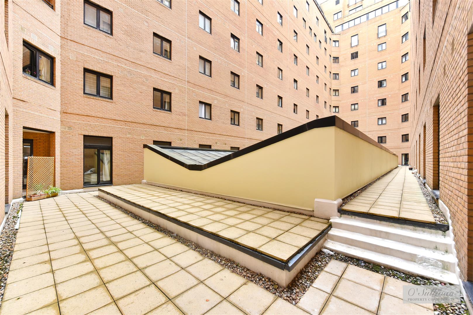 Studio flat for sale in Cromwell Road, London 9