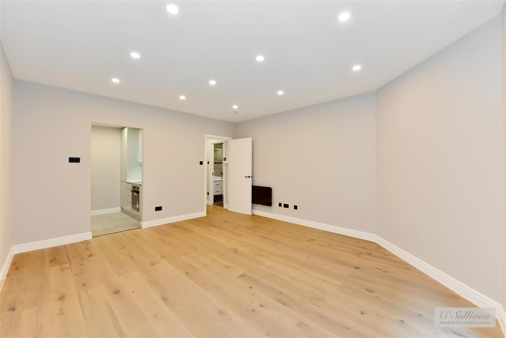 Studio flat for sale in Cromwell Road, London 2