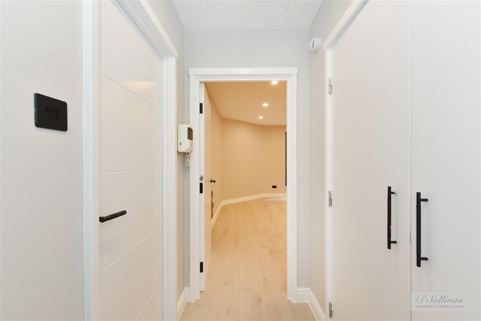 Studio flat for sale in Cromwell Road, London 8