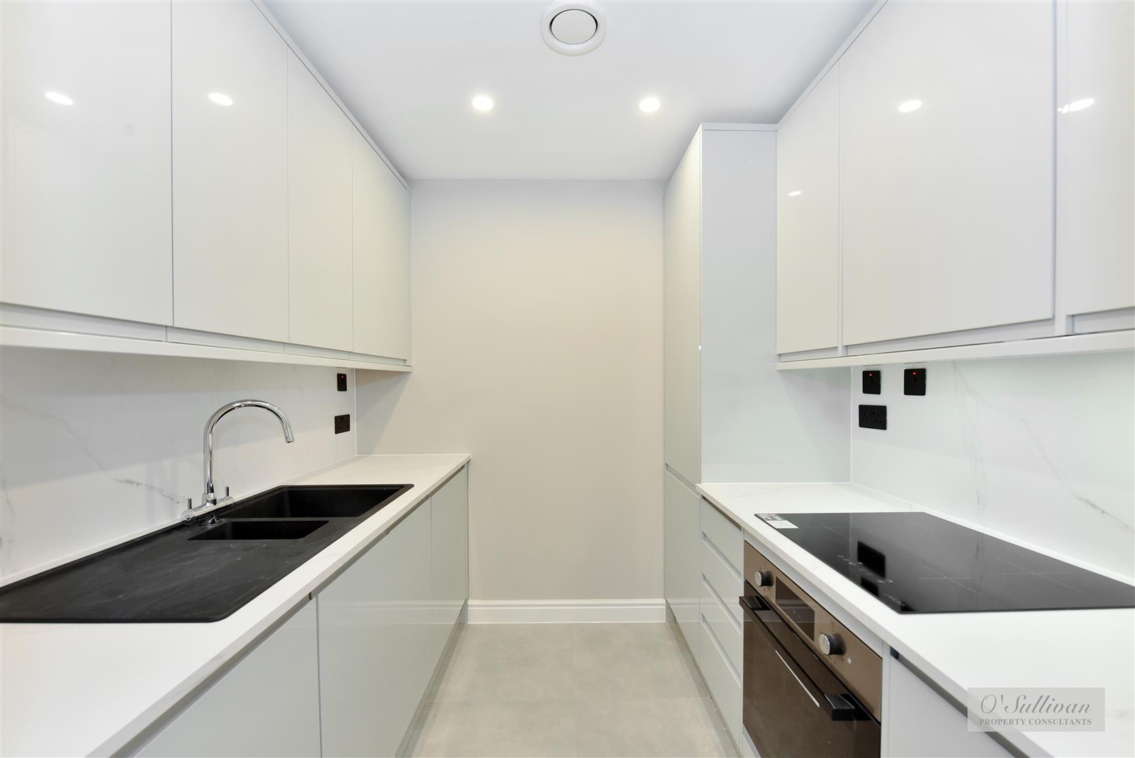 Studio flat for sale in Cromwell Road, London 6