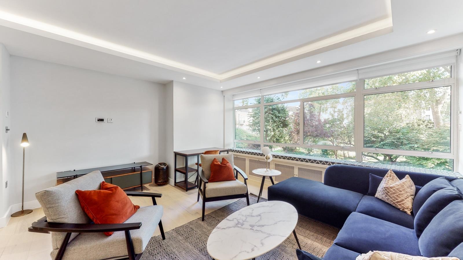 2 bed apartment to rent in Gloucester Square, London, W2 2