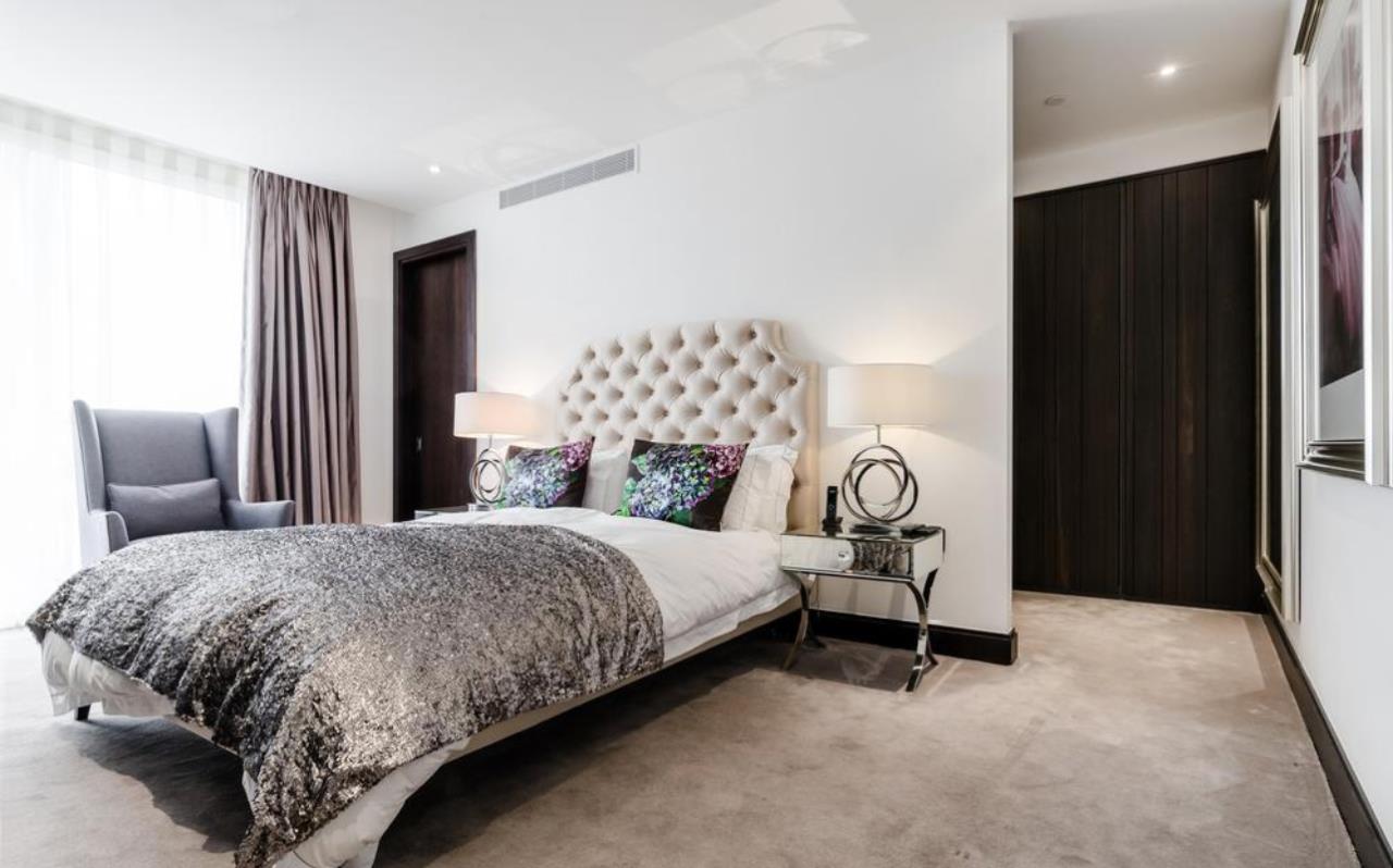 3 bed apartment for sale in Horseferry Road, London 9