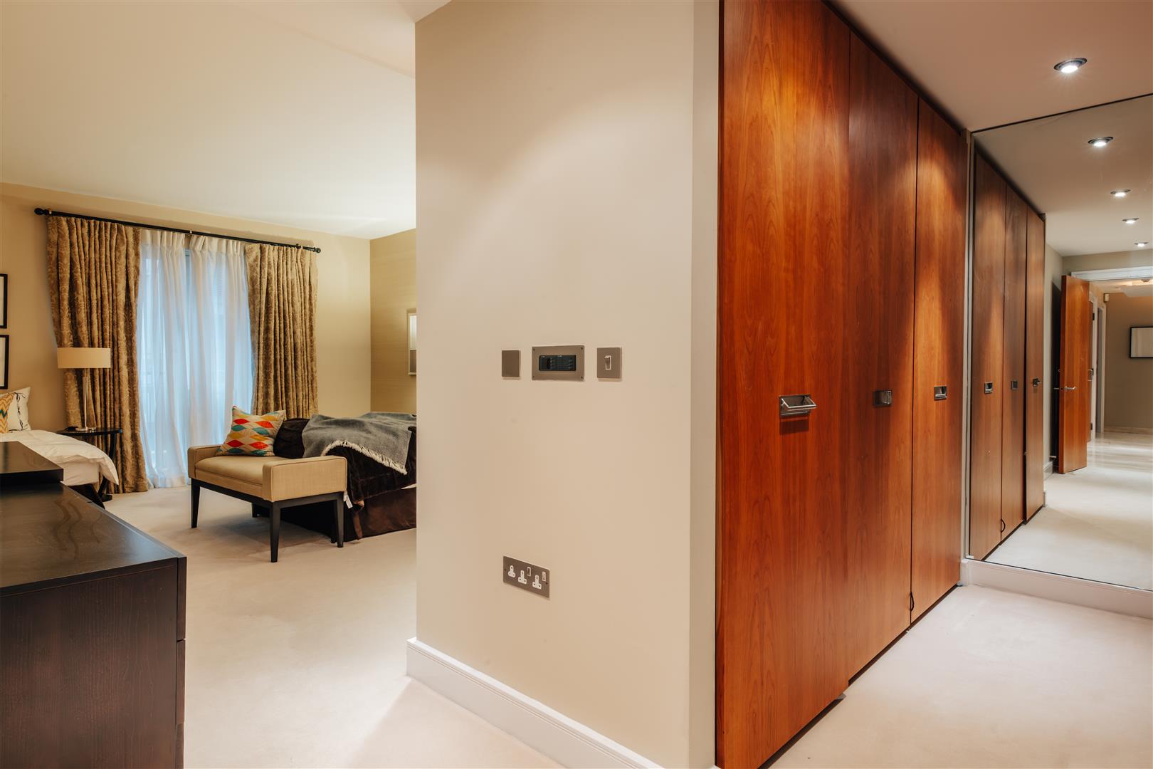 3 bed apartment to rent in Lancelot Place, Knightsbridge  - Property Image 40