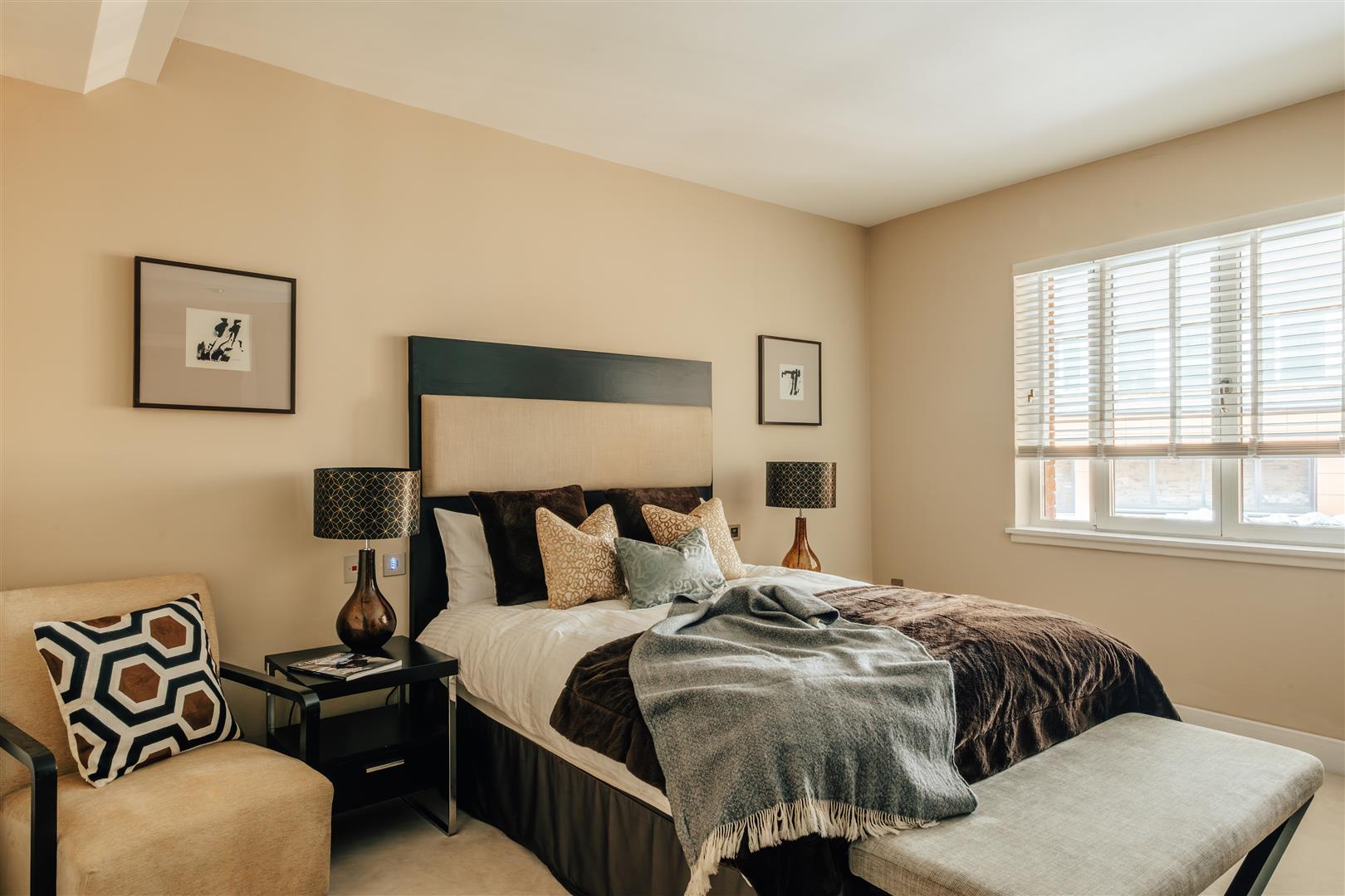 3 bed apartment to rent in Lancelot Place, Knightsbridge 17