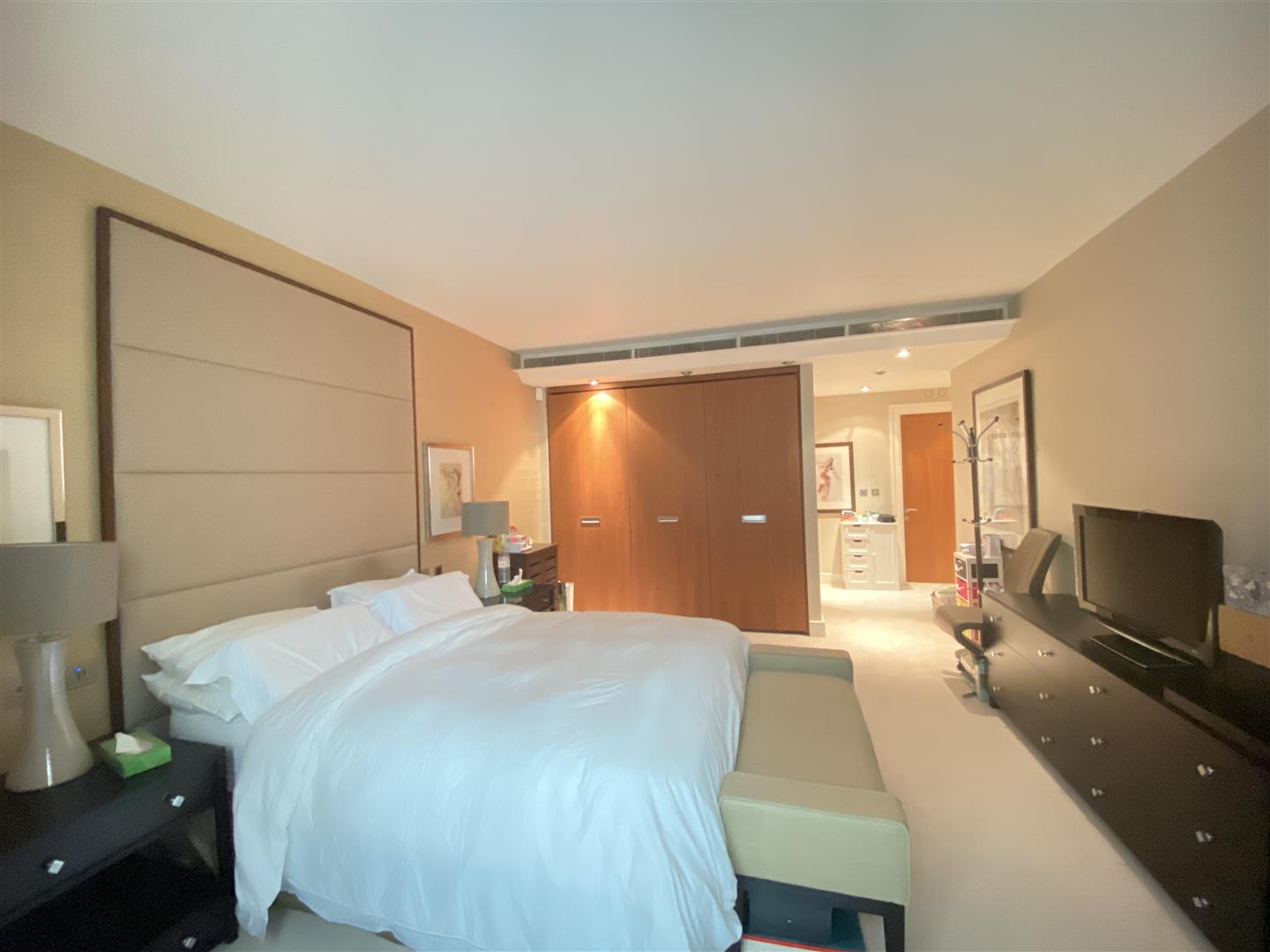 3 bed apartment to rent in Lancelot Place, Knightsbridge 7