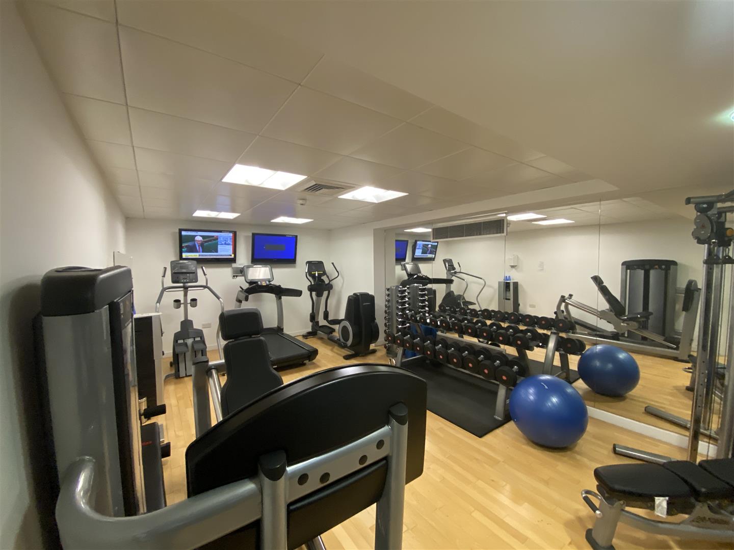 3 bed apartment to rent in Lancelot Place, Knightsbridge 15