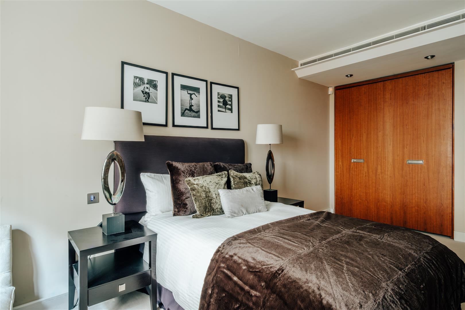 3 bed apartment to rent in Lancelot Place, Knightsbridge 51