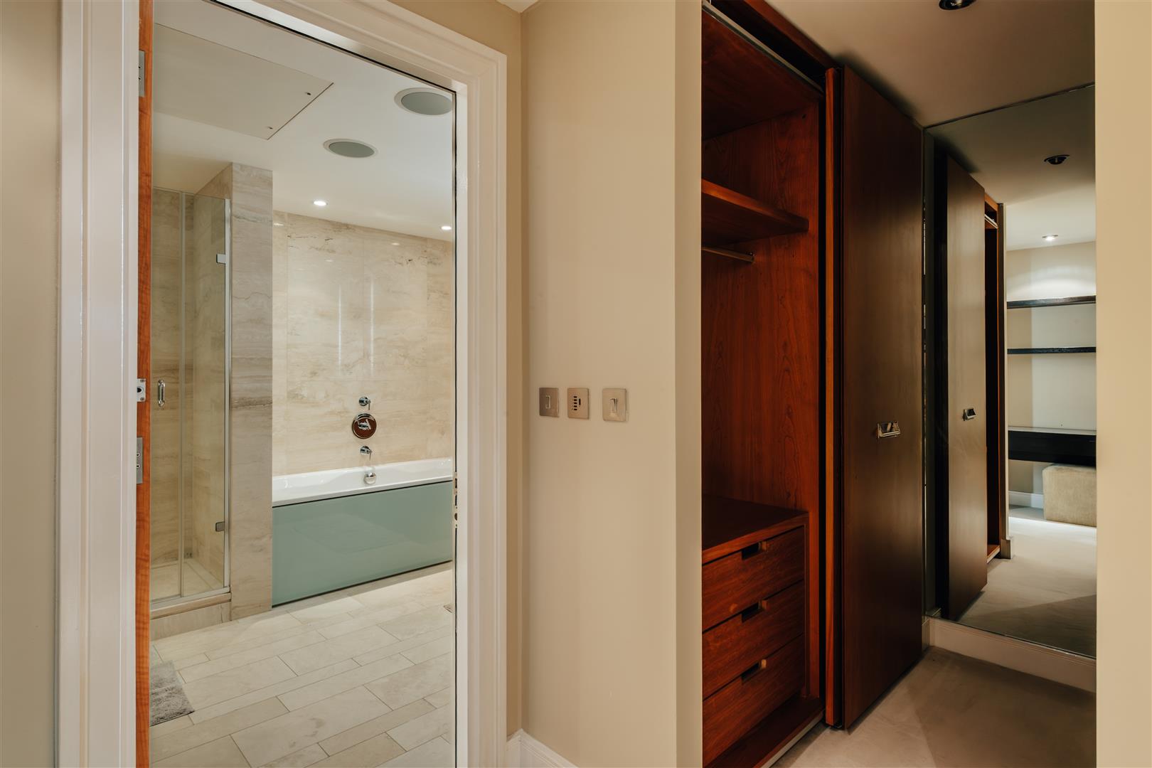 3 bed apartment to rent in Lancelot Place, Knightsbridge  - Property Image 23